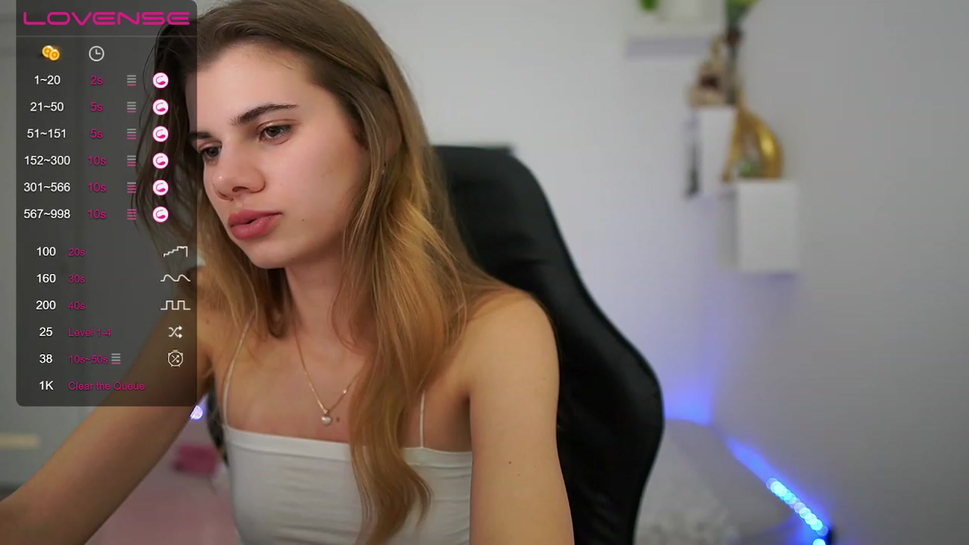 Gallery image thumbnail from RileyReid_18's myfreecams stream on, 01/27/2023, 18:01 image 4 of 20