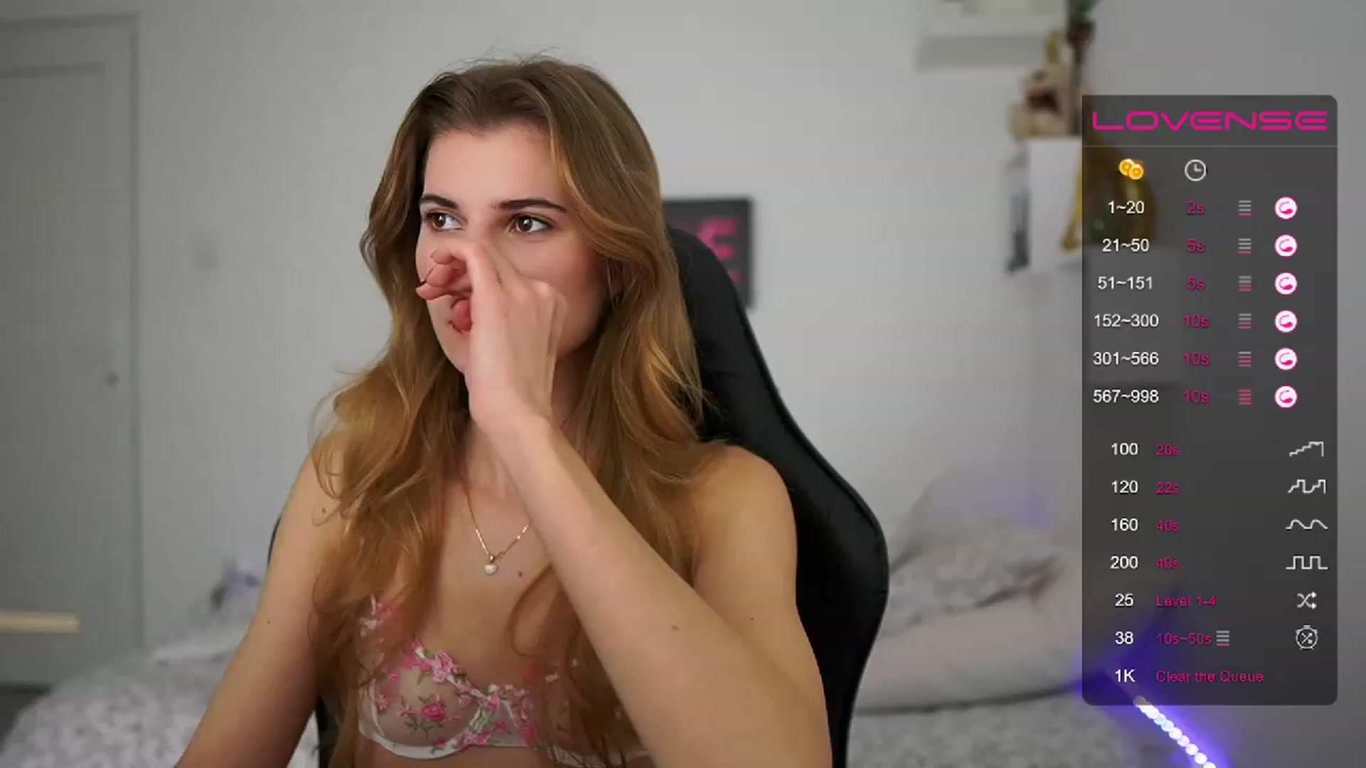 Gallery image thumbnail from RileyReid_18's myfreecams stream on, 01/31/2023, 15:27 image 13 of 20