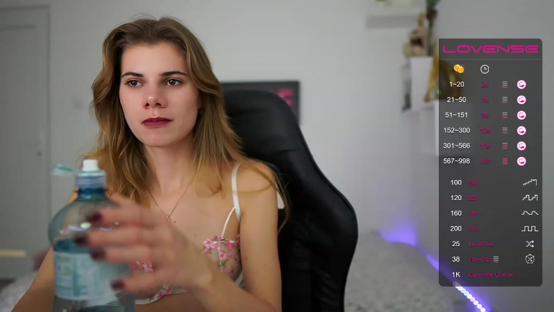 Gallery image thumbnail from RileyReid_18's myfreecams stream on, 01/31/2023, 17:37 image 7 of 20
