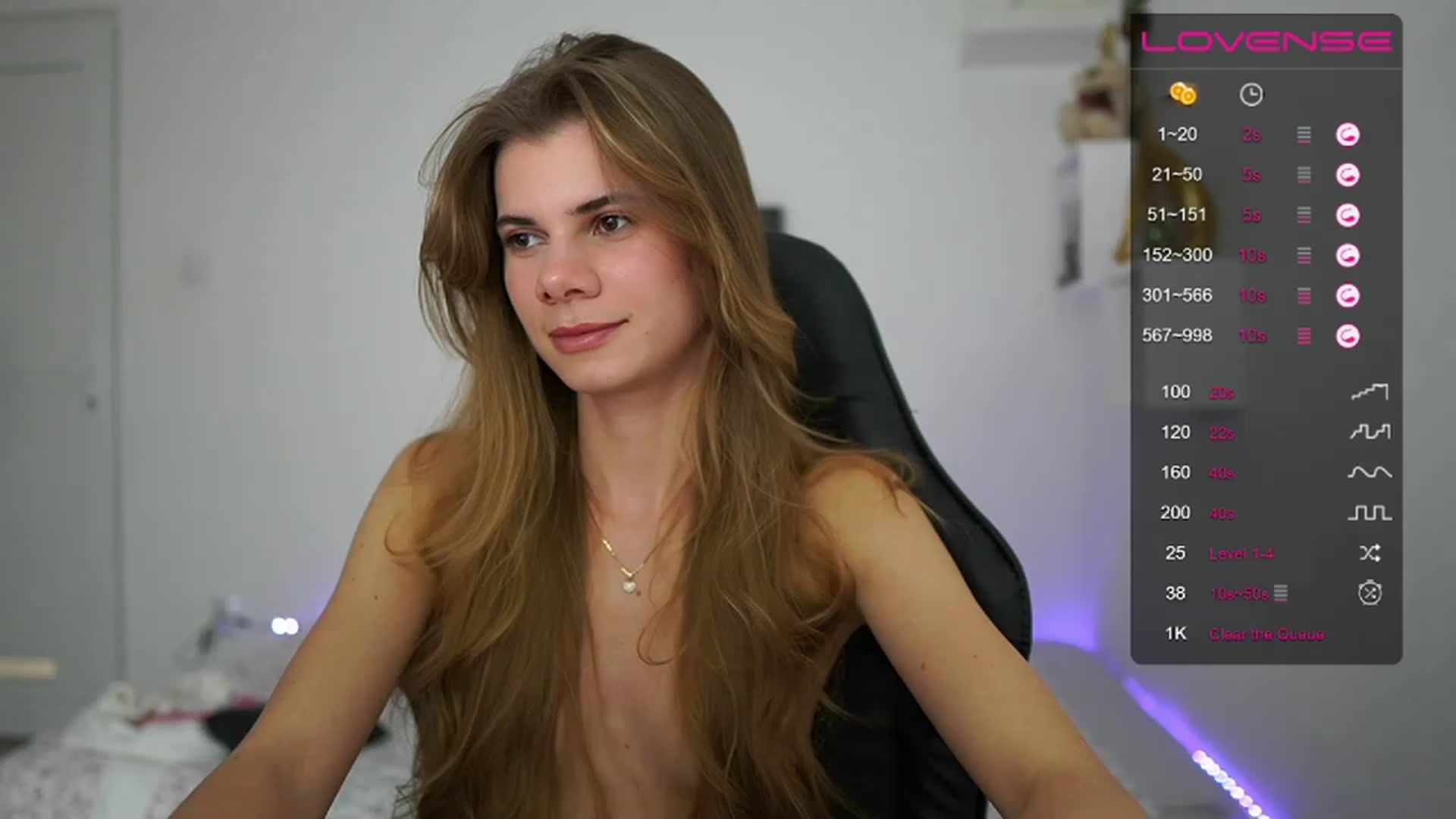 Gallery image thumbnail from RileyReid_18's myfreecams stream on, 02/01/2023, 21:11 image 14 of 20