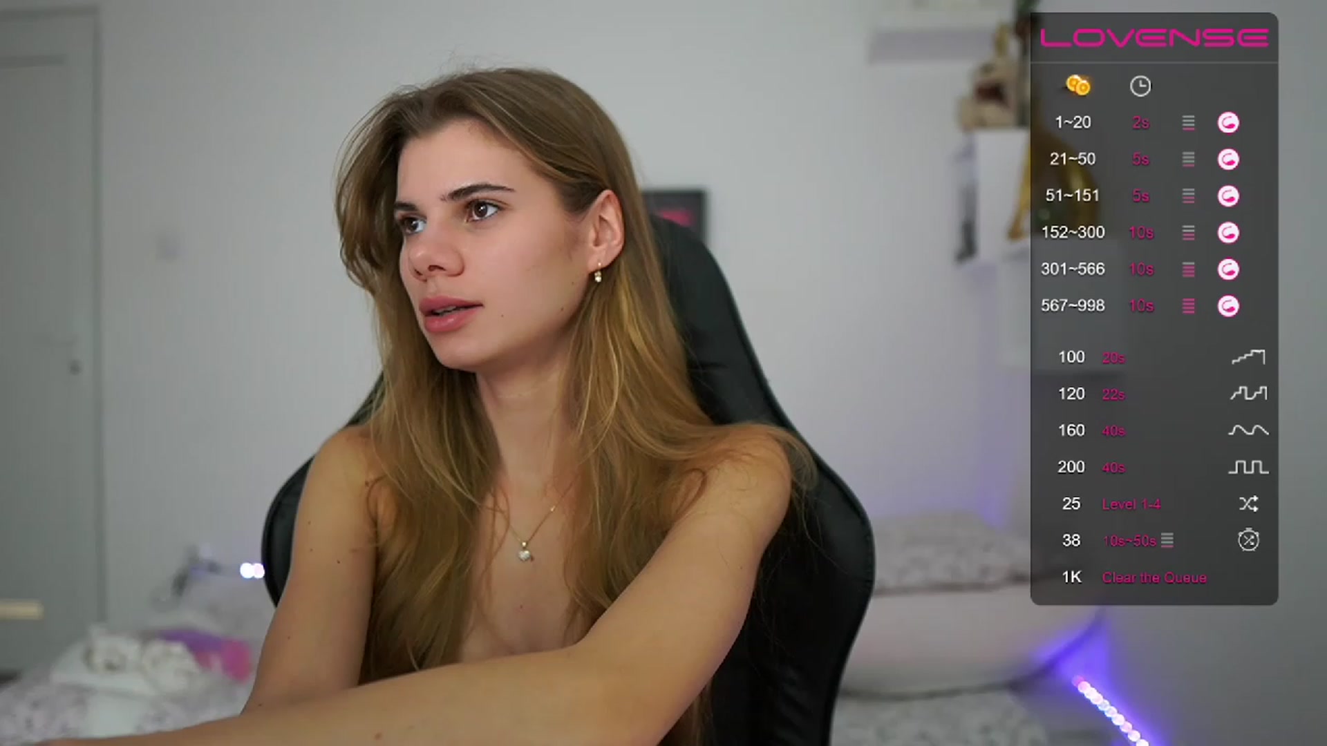Gallery image thumbnail from RileyReid_18's myfreecams stream on, 02/02/2023, 24:42 image 6 of 20