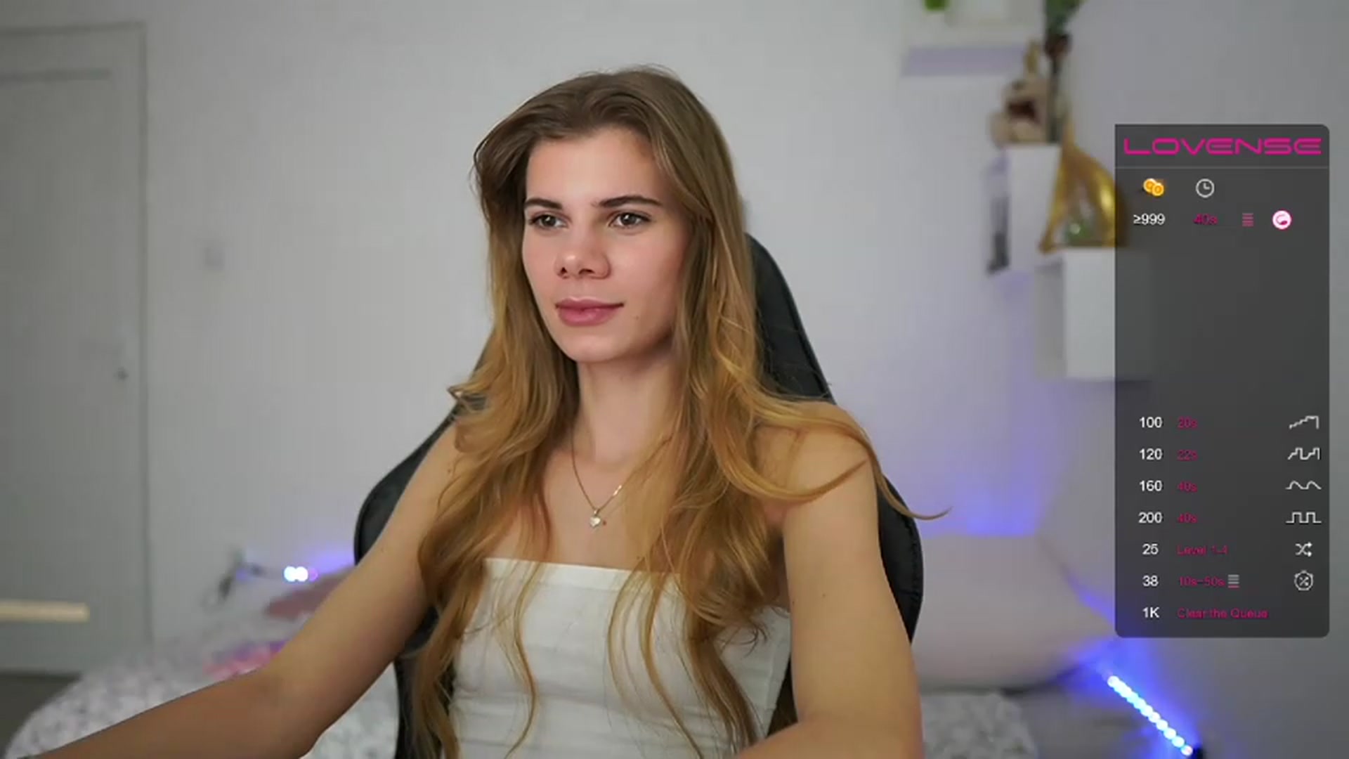 Gallery image thumbnail from RileyReid_18's myfreecams stream on, 02/02/2023, 16:01 image 17 of 20