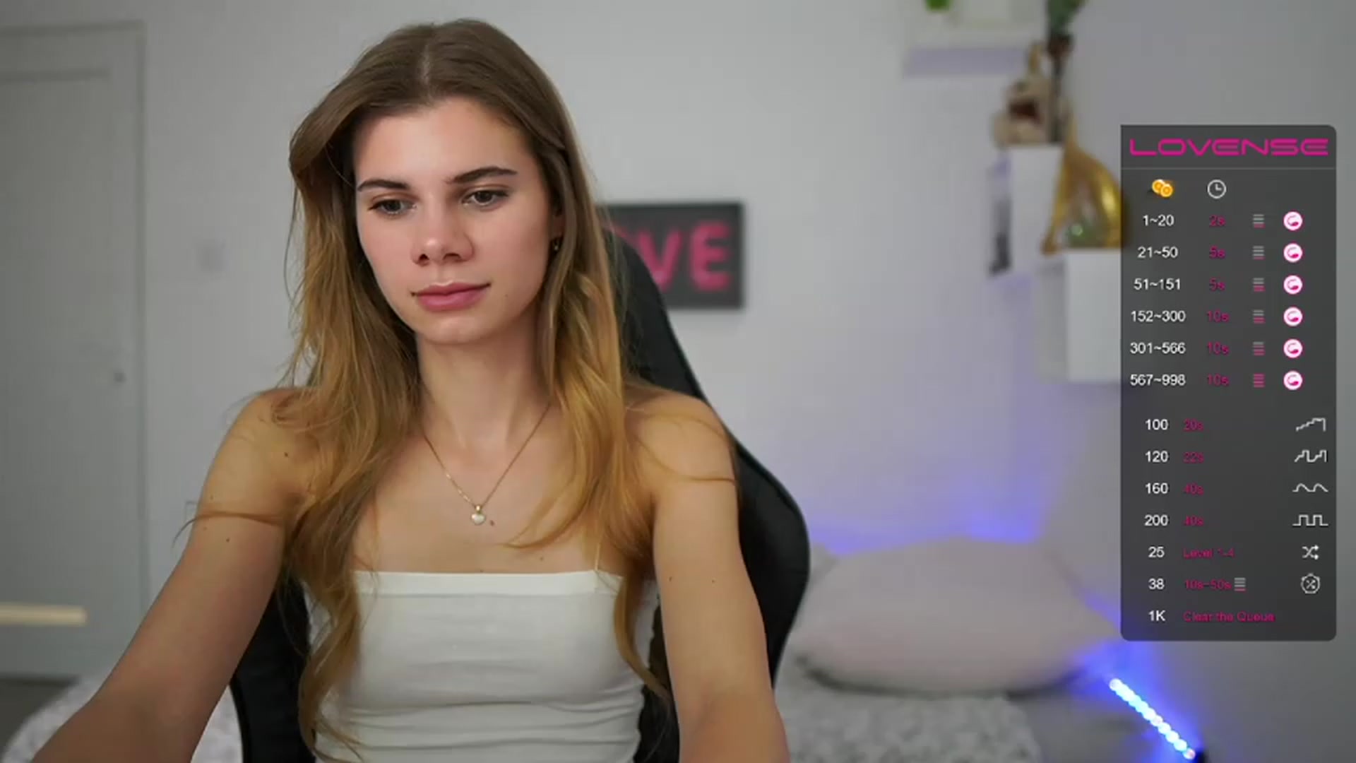 Gallery image thumbnail from RileyReid_18's myfreecams stream on, 02/02/2023, 16:01 image 6 of 20