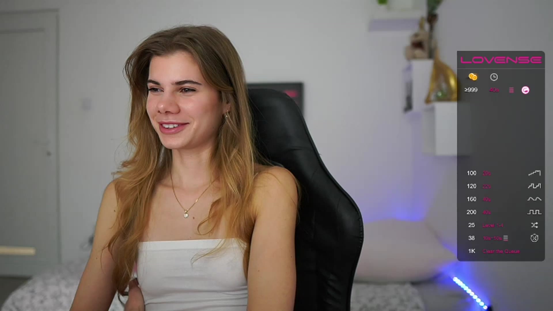 Gallery image thumbnail from RileyReid_18's myfreecams stream on, 02/02/2023, 16:01 image 10 of 20
