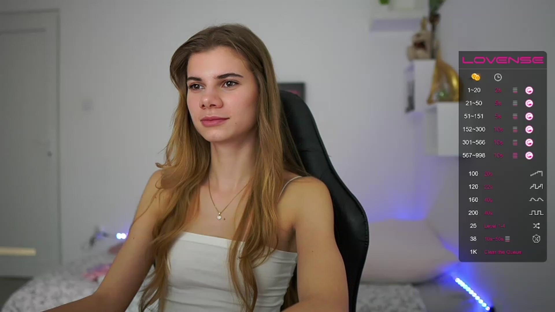 Gallery image thumbnail from RileyReid_18's myfreecams stream on, 02/02/2023, 16:01 image 15 of 20