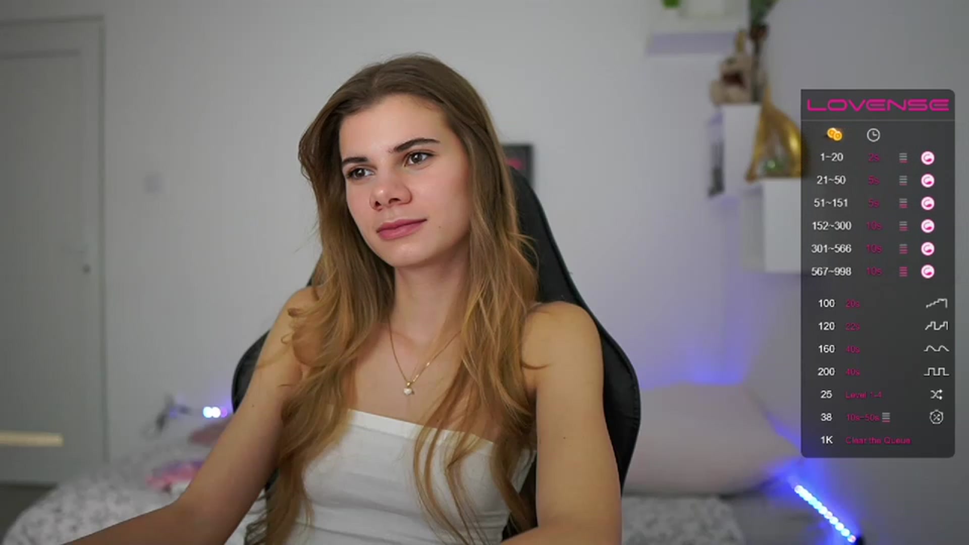 Gallery image thumbnail from RileyReid_18's myfreecams stream on, 02/02/2023, 16:01 image 16 of 20