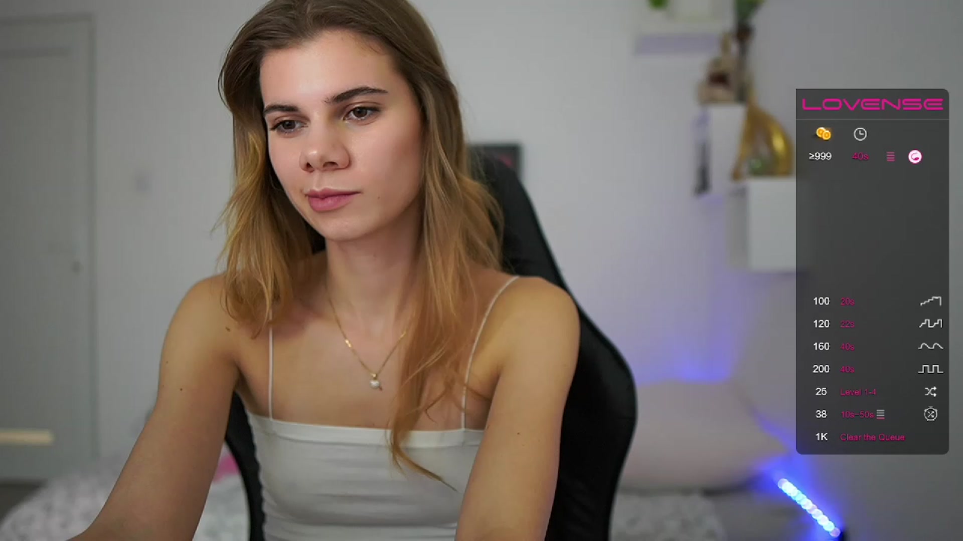 Gallery image thumbnail from RileyReid_18's myfreecams stream on, 02/02/2023, 16:43 image 14 of 20