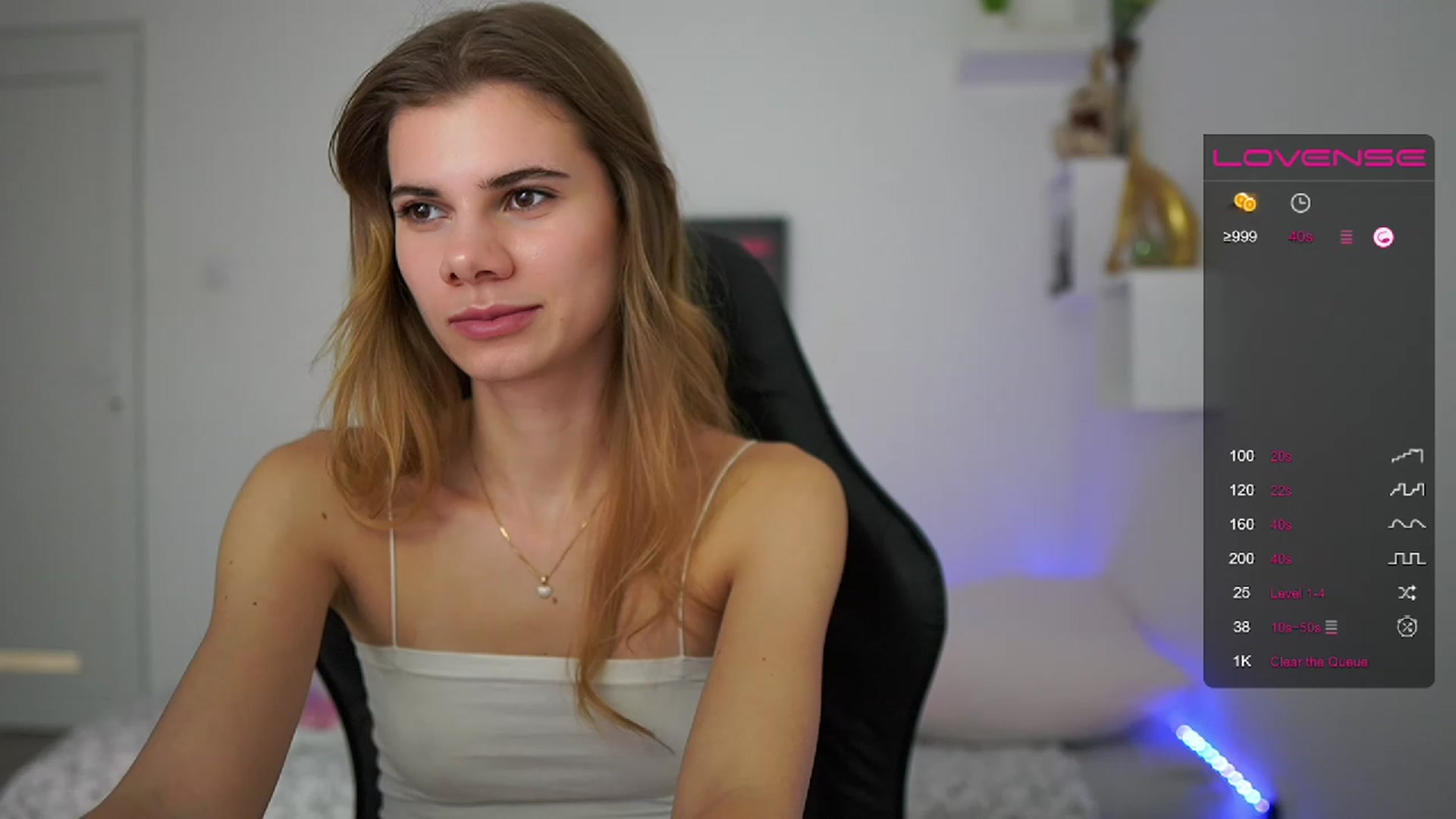 Gallery image thumbnail from RileyReid_18's myfreecams stream on, 02/02/2023, 16:43 image 16 of 20