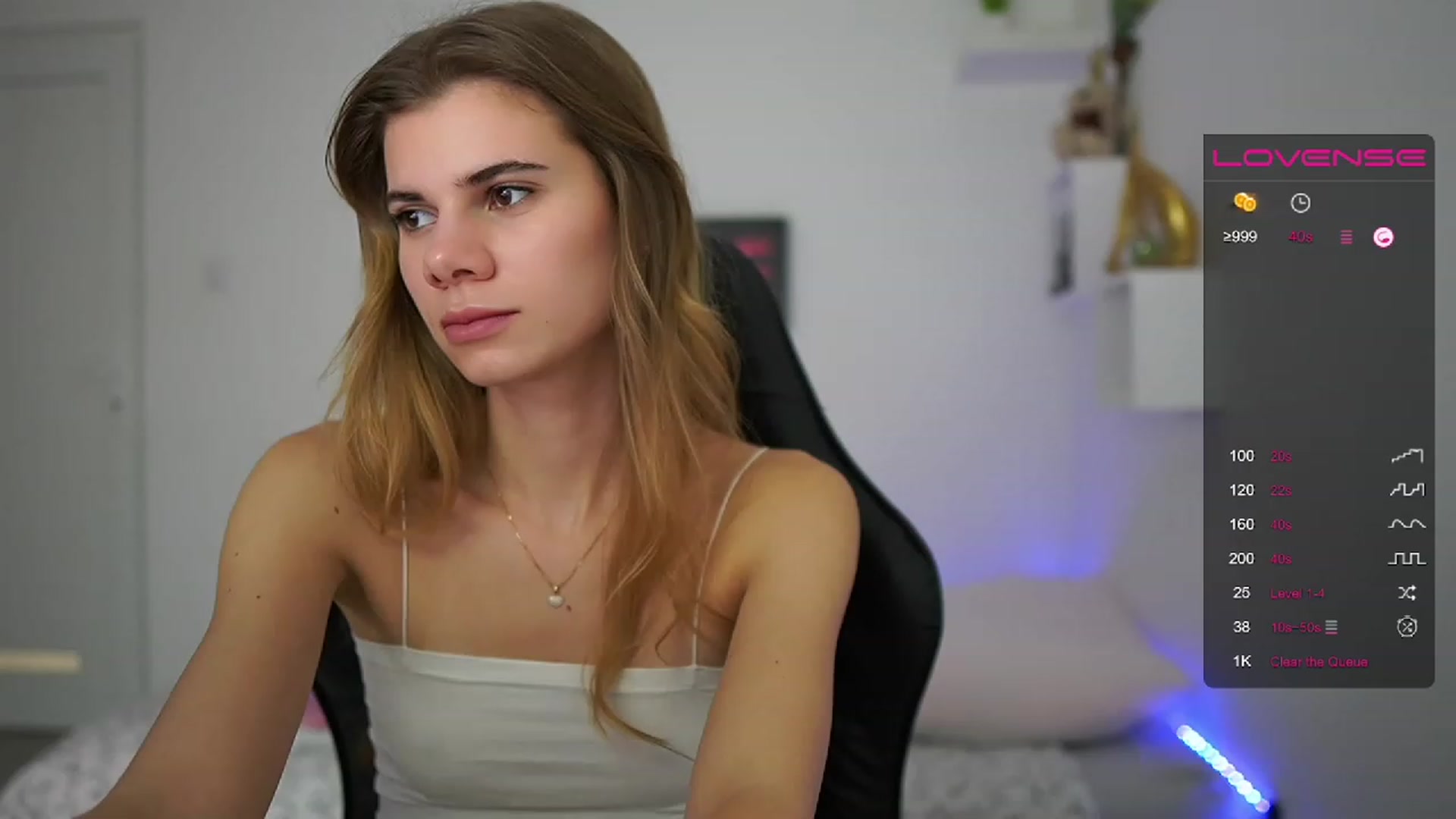Gallery image thumbnail from RileyReid_18's myfreecams stream on, 02/02/2023, 16:43 image 17 of 20