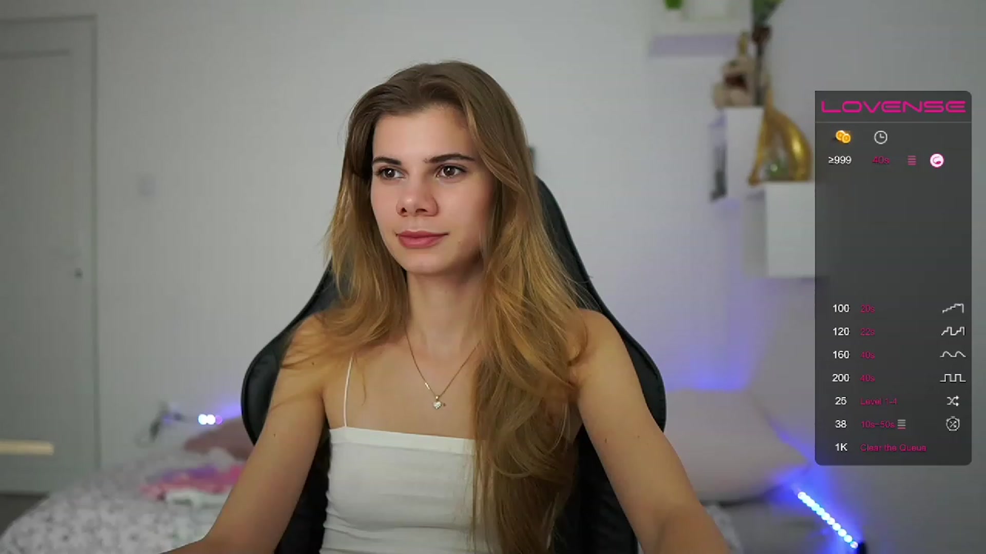 Gallery image thumbnail from RileyReid_18's myfreecams stream on, 02/02/2023, 18:32 image 4 of 20