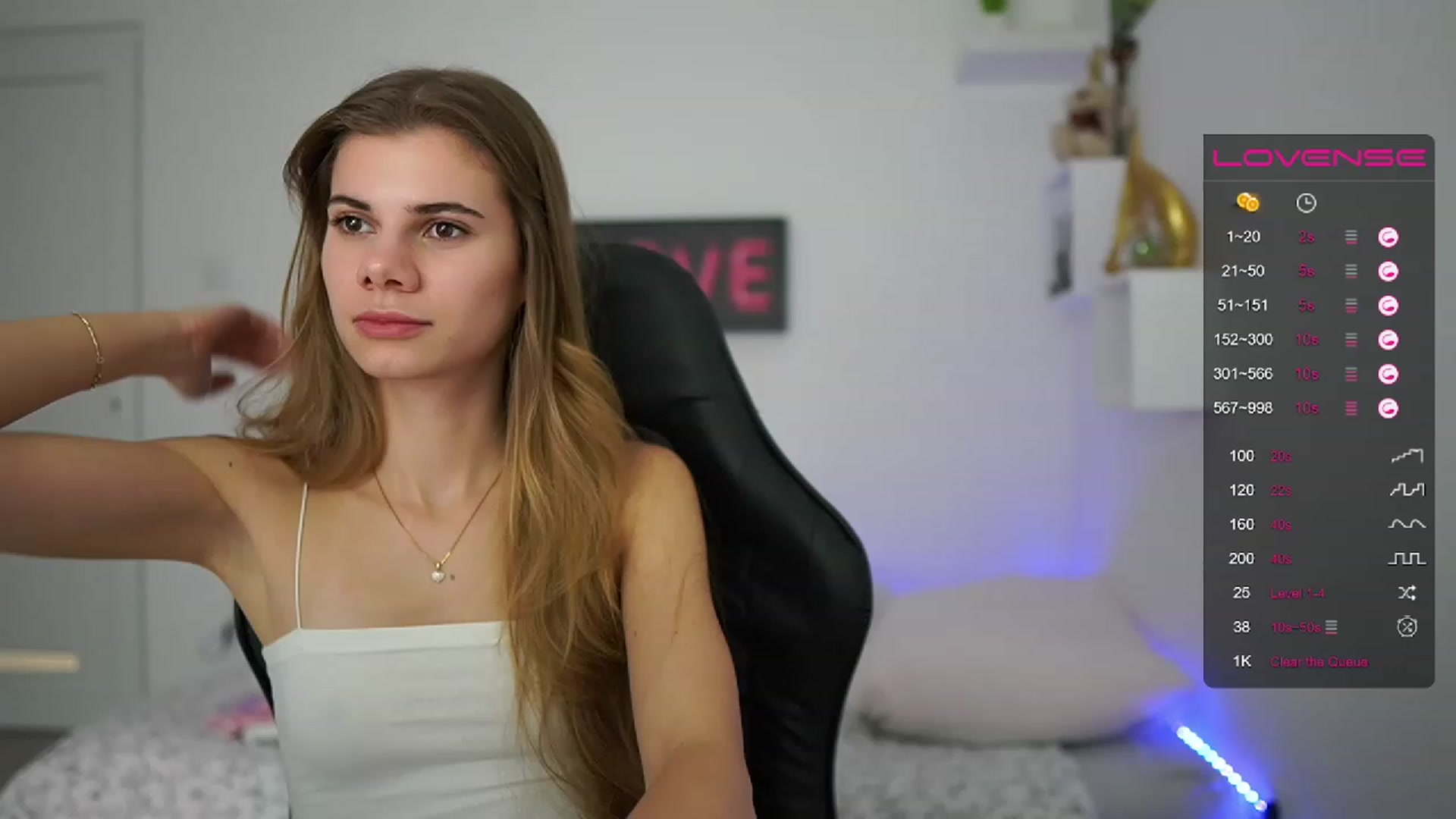 Gallery image thumbnail from RileyReid_18's myfreecams stream on, 02/02/2023, 18:32 image 7 of 20