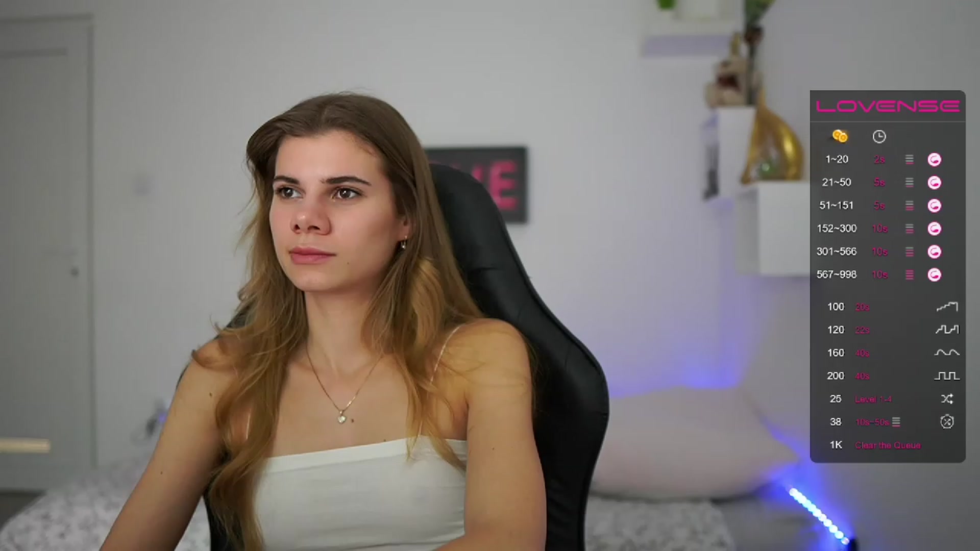 Gallery image thumbnail from RileyReid_18's myfreecams stream on, 02/02/2023, 19:00 image 7 of 20