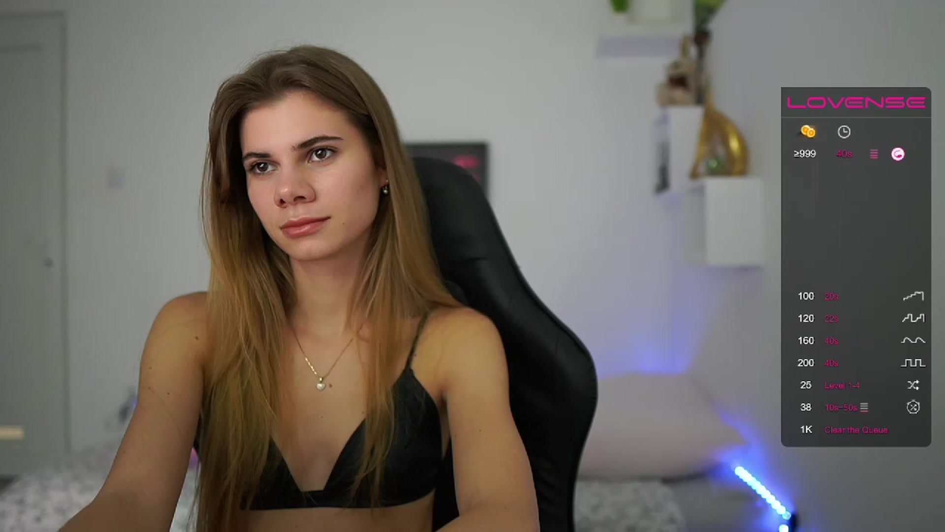 Gallery image thumbnail from RileyReid_18's myfreecams stream on, 02/03/2023, 16:59 image 10 of 20