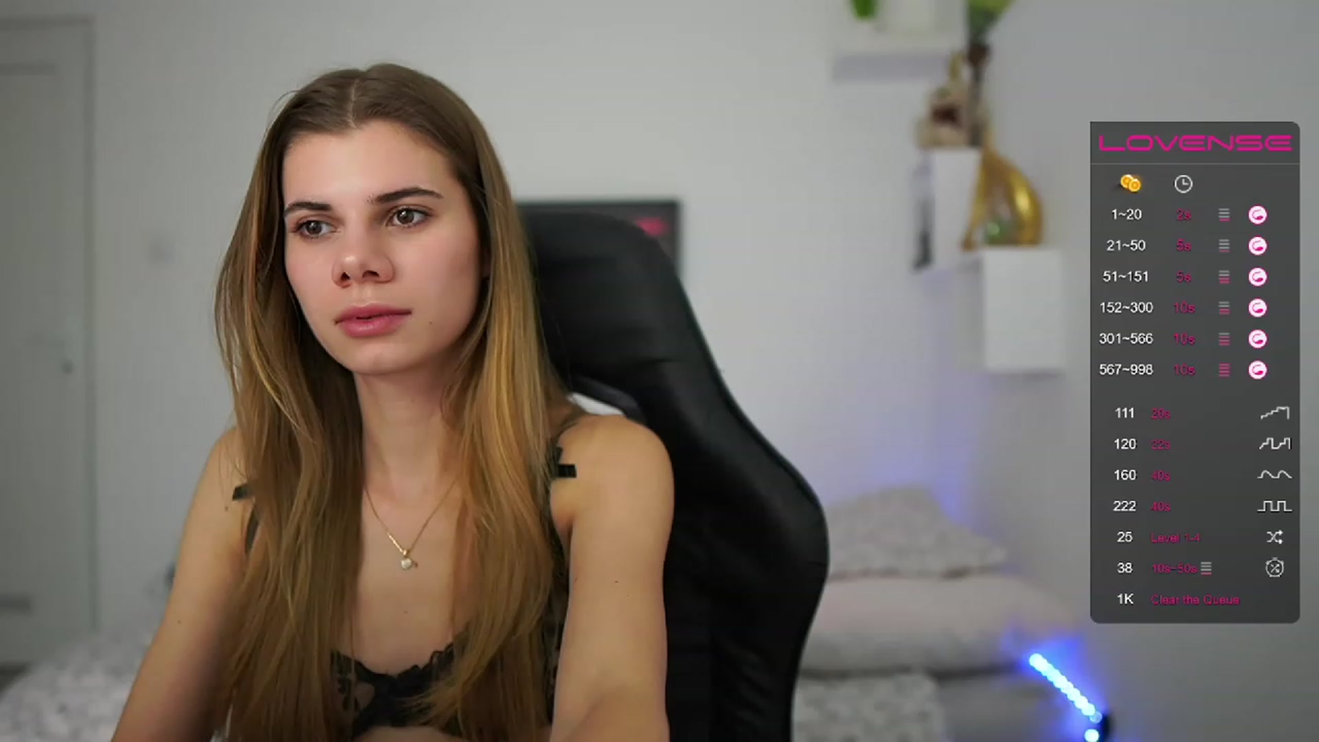 Gallery image thumbnail from RileyReid_18's myfreecams stream on, 02/04/2023, 16:27 image 10 of 20