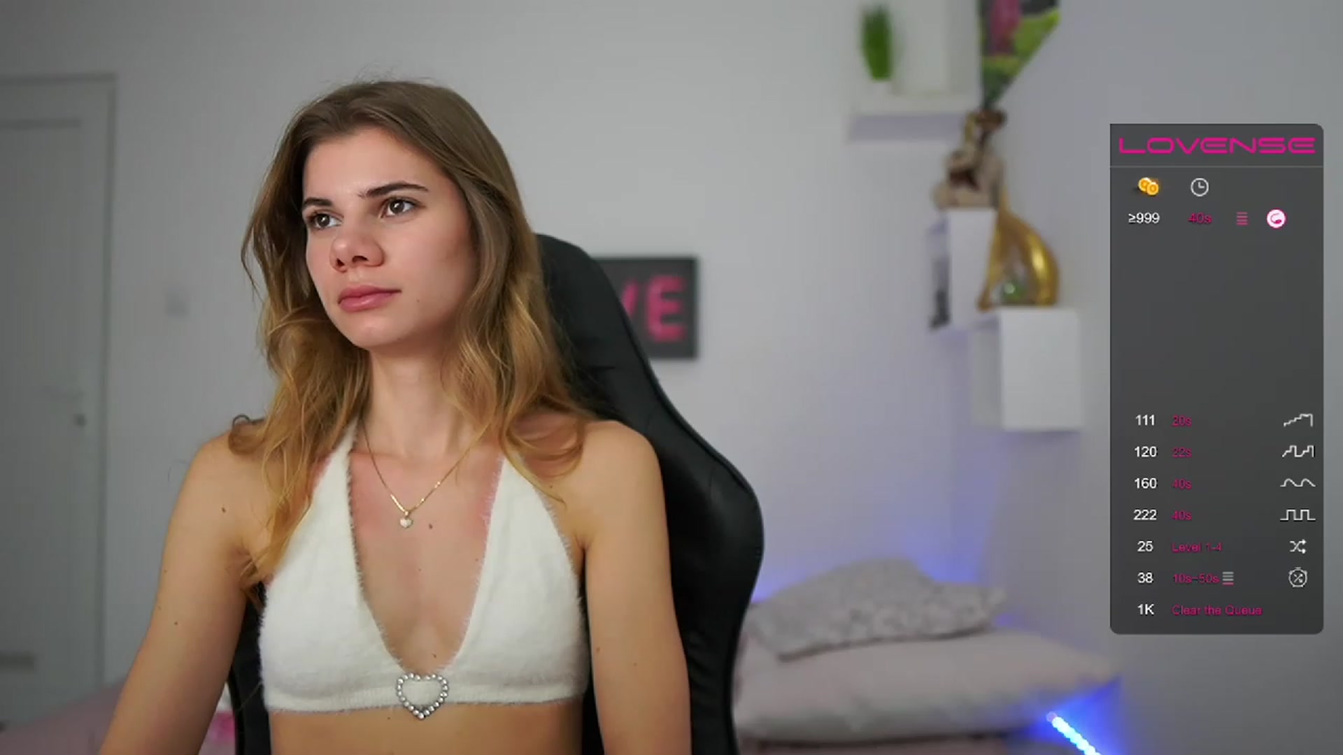 Gallery image thumbnail from RileyReid_18's myfreecams stream on, 02/05/2023, 13:25 image 16 of 20
