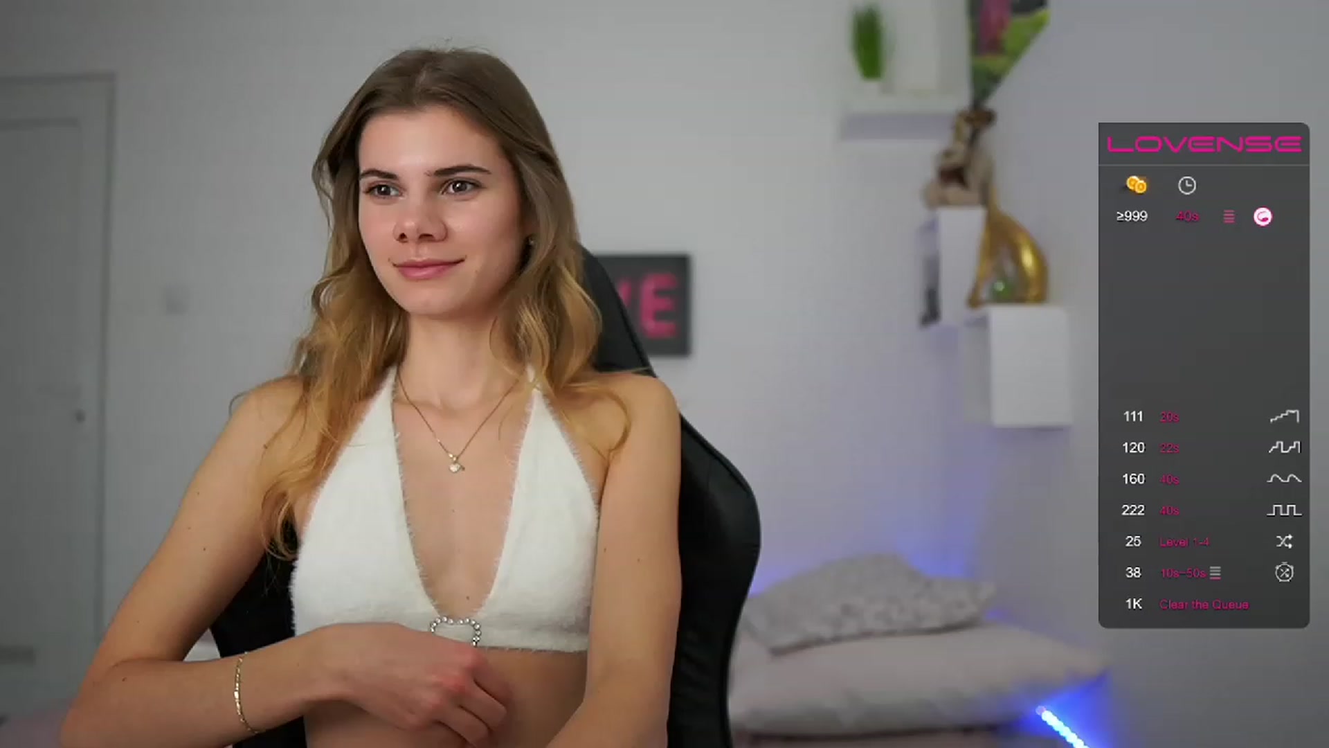 Gallery image thumbnail from RileyReid_18's myfreecams stream on, 02/05/2023, 13:25 image 9 of 20