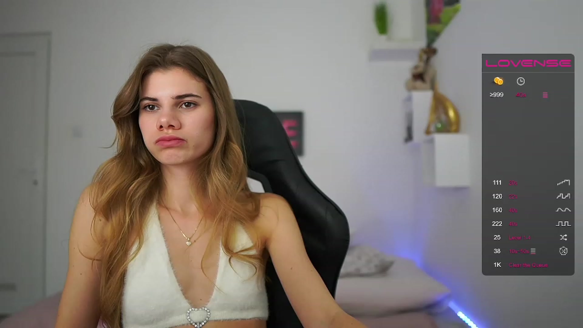 Gallery image thumbnail from RileyReid_18's myfreecams stream on, 02/05/2023, 14:23 image 14 of 20