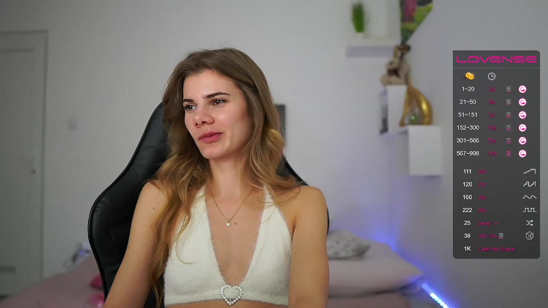 Gallery image thumbnail from RileyReid_18's myfreecams stream on, 02/05/2023, 14:23 image 20 of 20