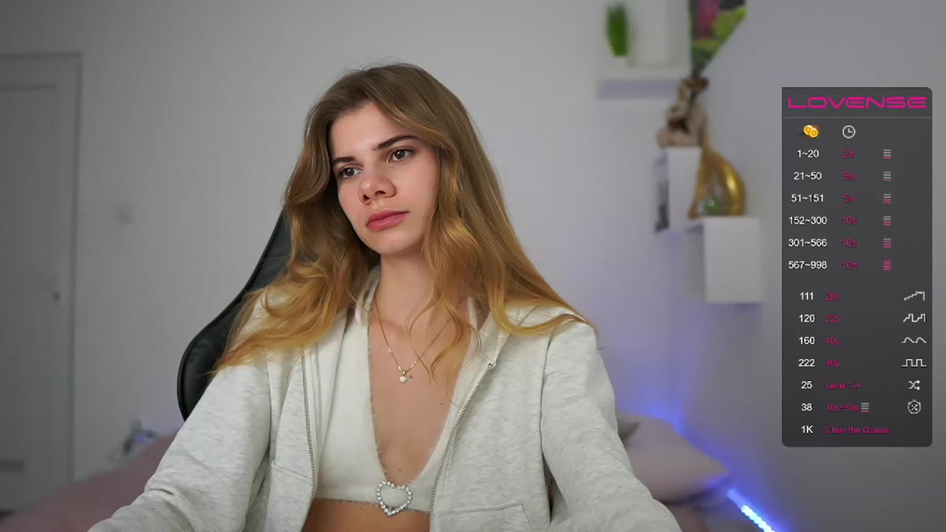 Gallery image thumbnail from RileyReid_18's myfreecams stream on, 02/05/2023, 14:23 image 3 of 20