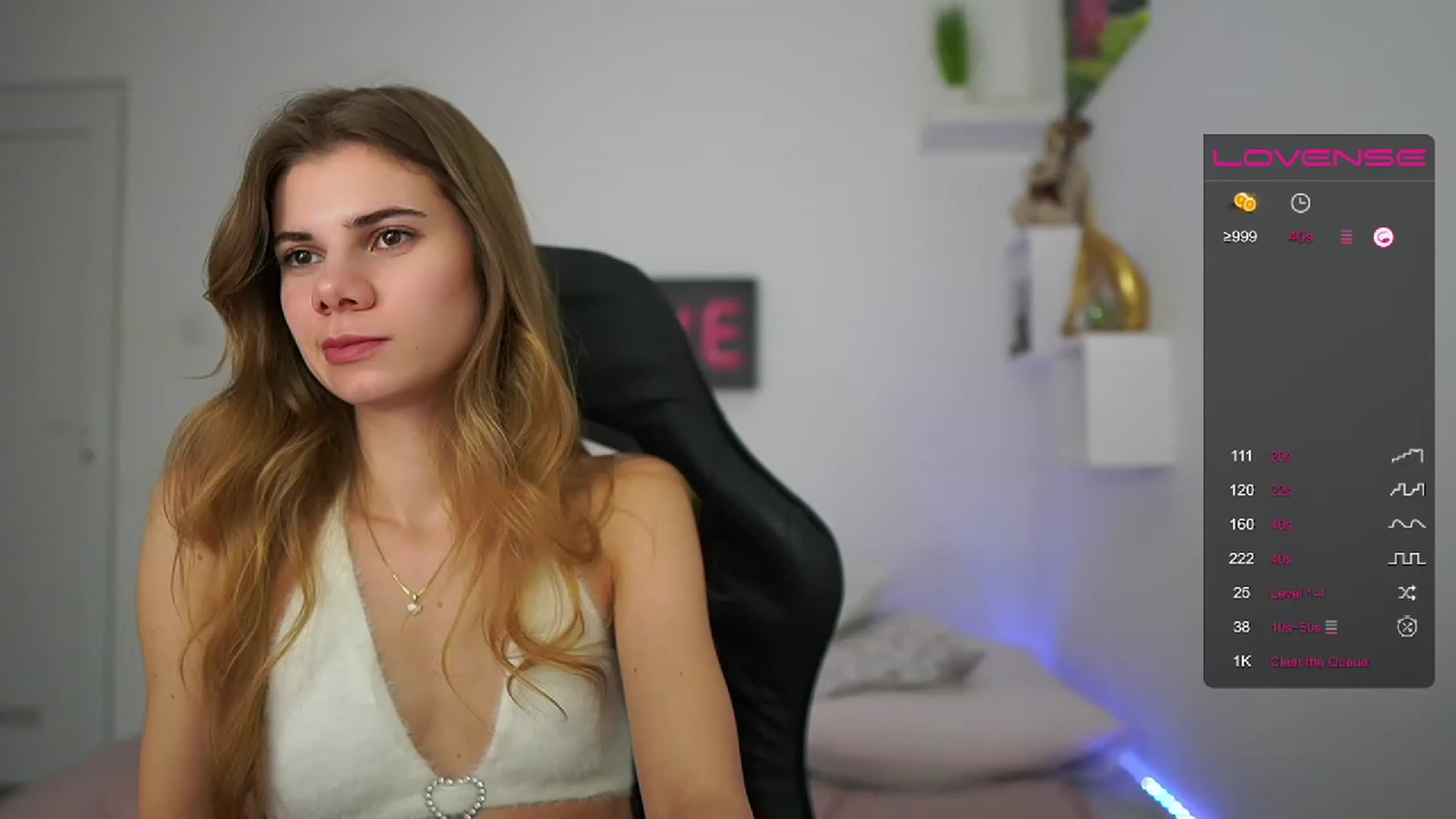 Gallery image thumbnail from RileyReid_18's myfreecams stream on, 02/05/2023, 14:23 image 15 of 20