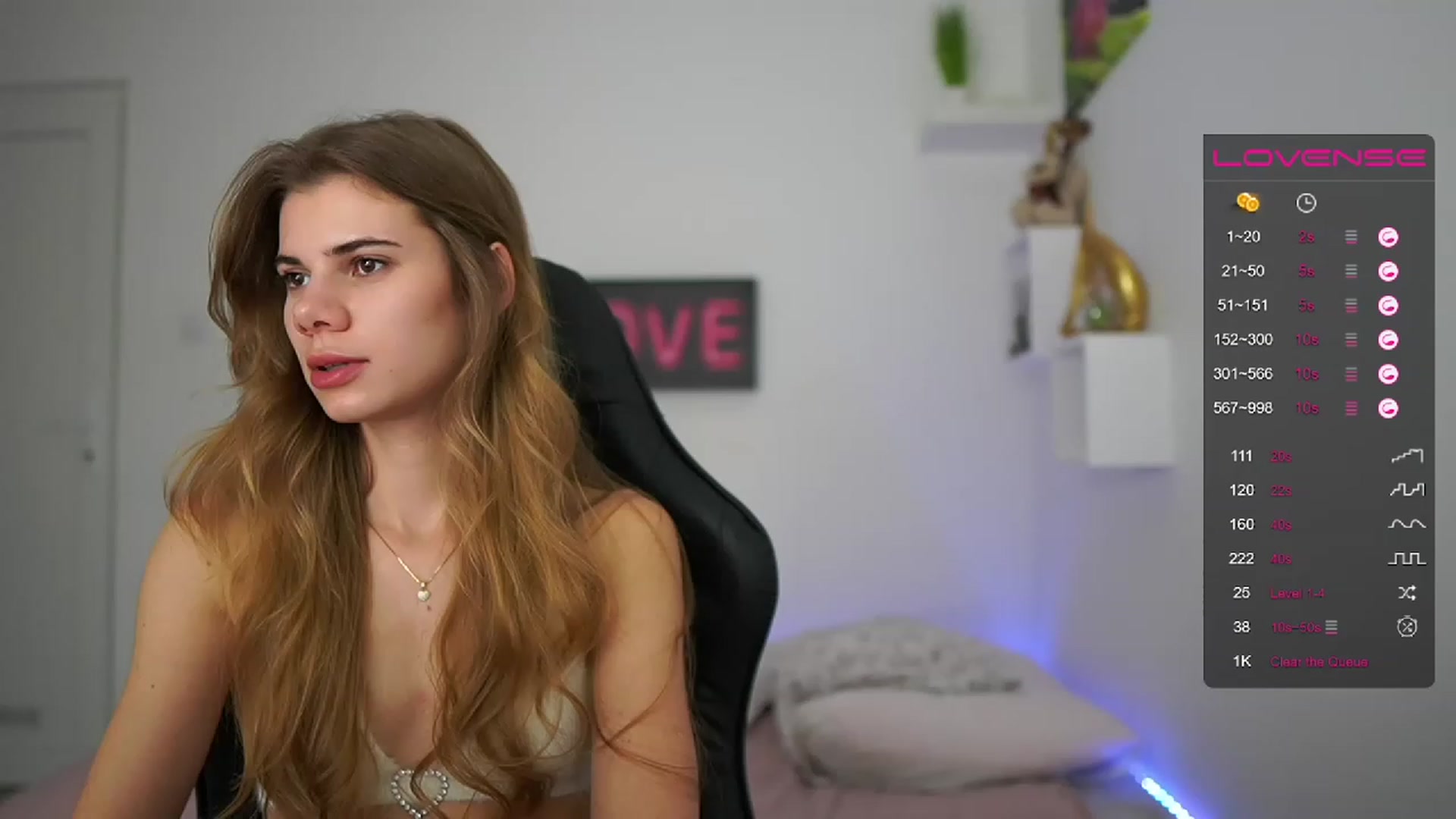 Gallery image thumbnail from RileyReid_18's myfreecams stream on, 02/05/2023, 16:32 image 13 of 20