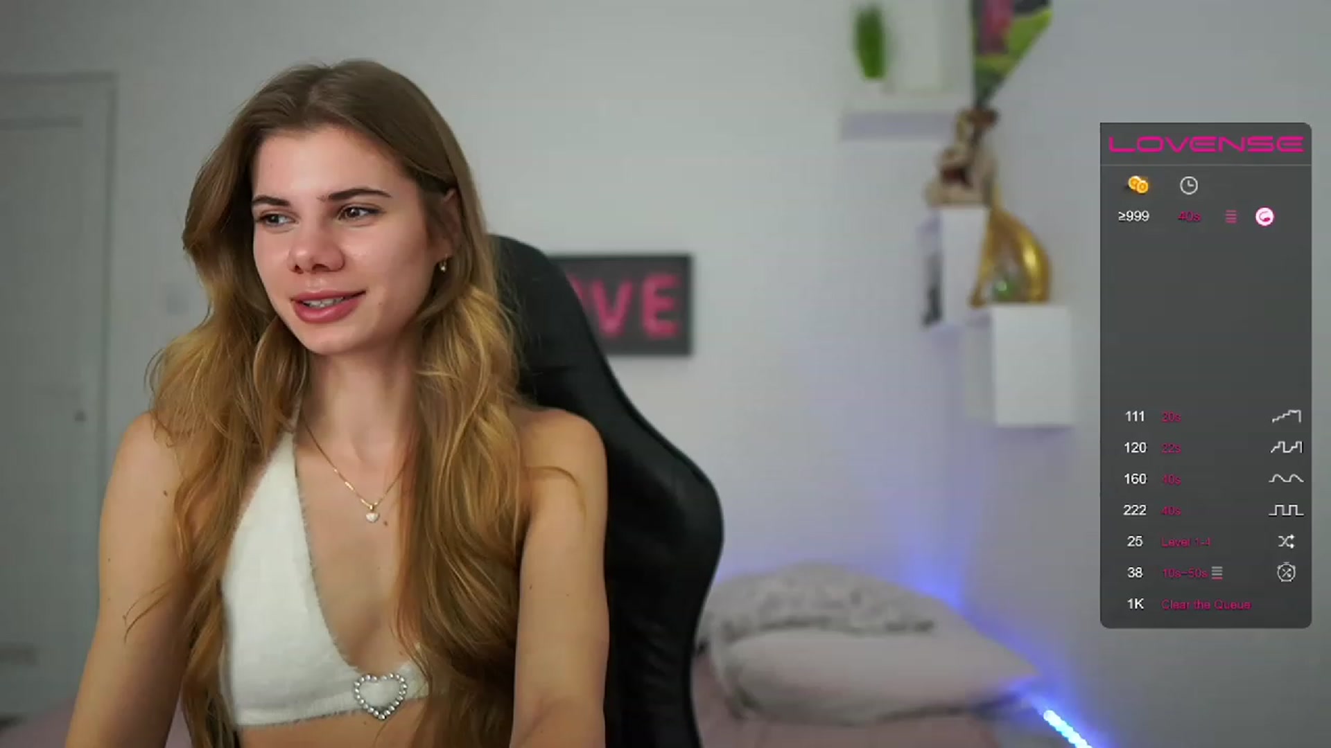 Gallery image thumbnail from RileyReid_18's myfreecams stream on, 02/05/2023, 16:32 image 4 of 20