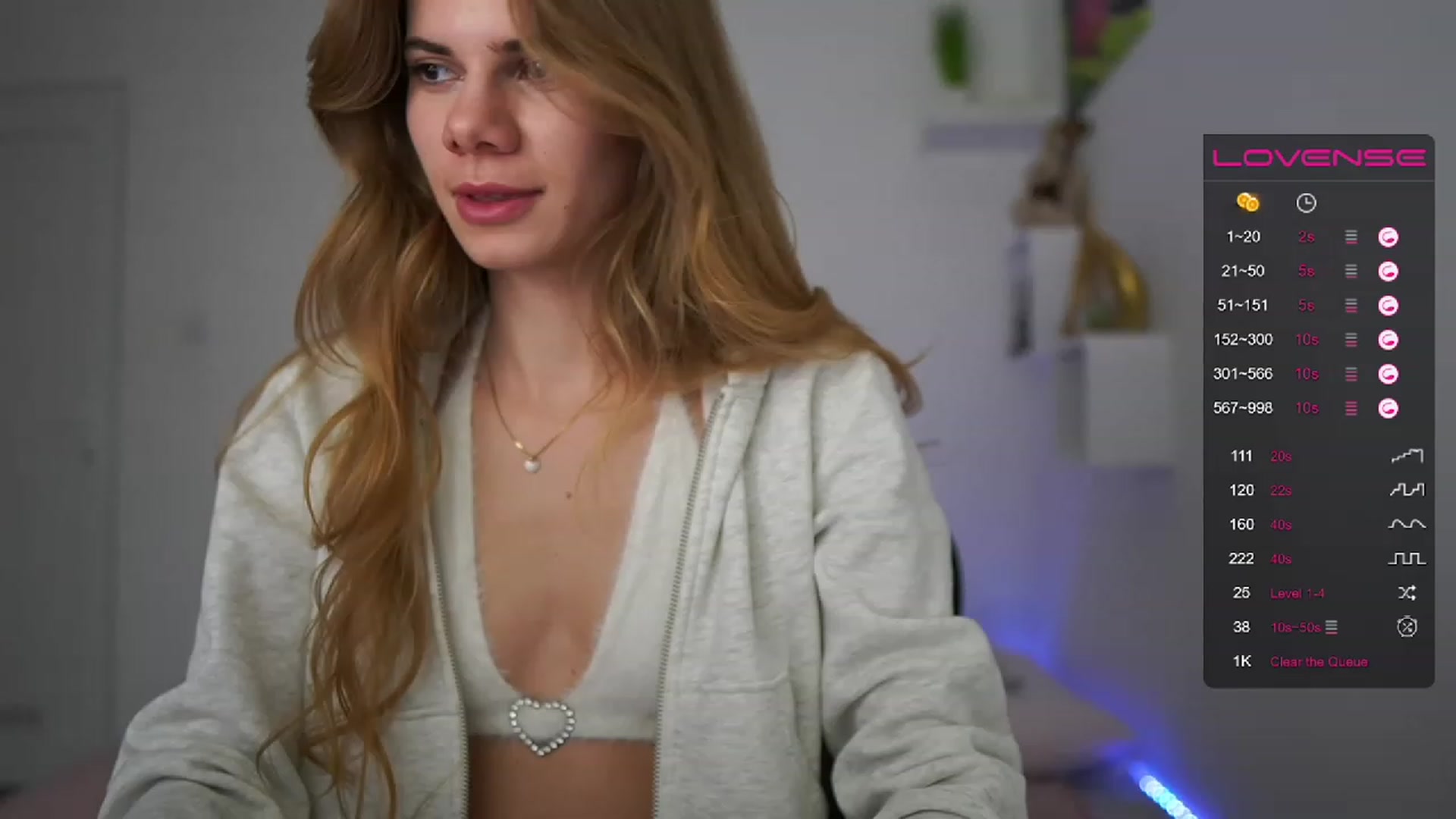 Gallery image thumbnail from RileyReid_18's myfreecams stream on, 02/05/2023, 16:32 image 1 of 20