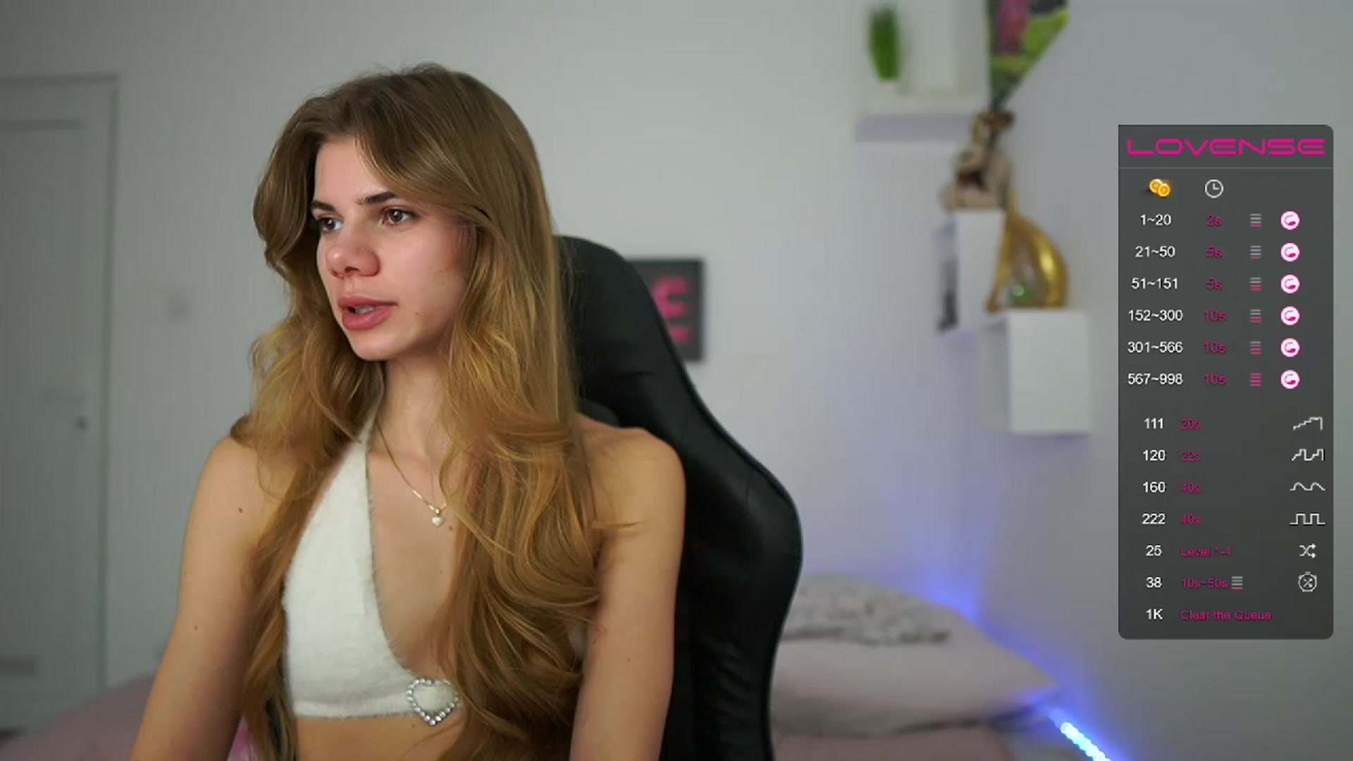 Gallery image thumbnail from RileyReid_18's myfreecams stream on, 02/05/2023, 16:32 image 5 of 20