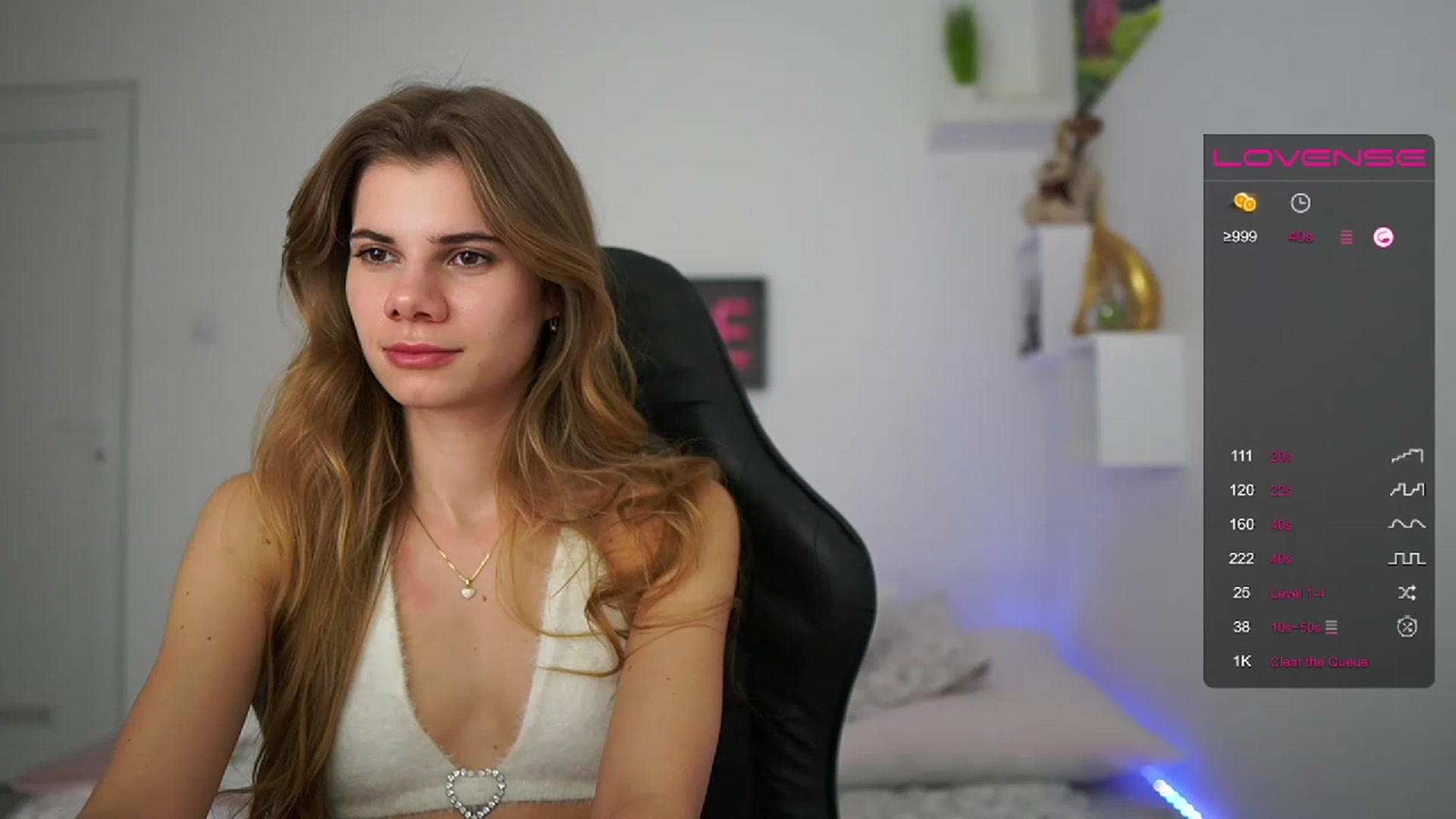 Gallery image thumbnail from RileyReid_18's myfreecams stream on, 02/05/2023, 18:03 image 19 of 20
