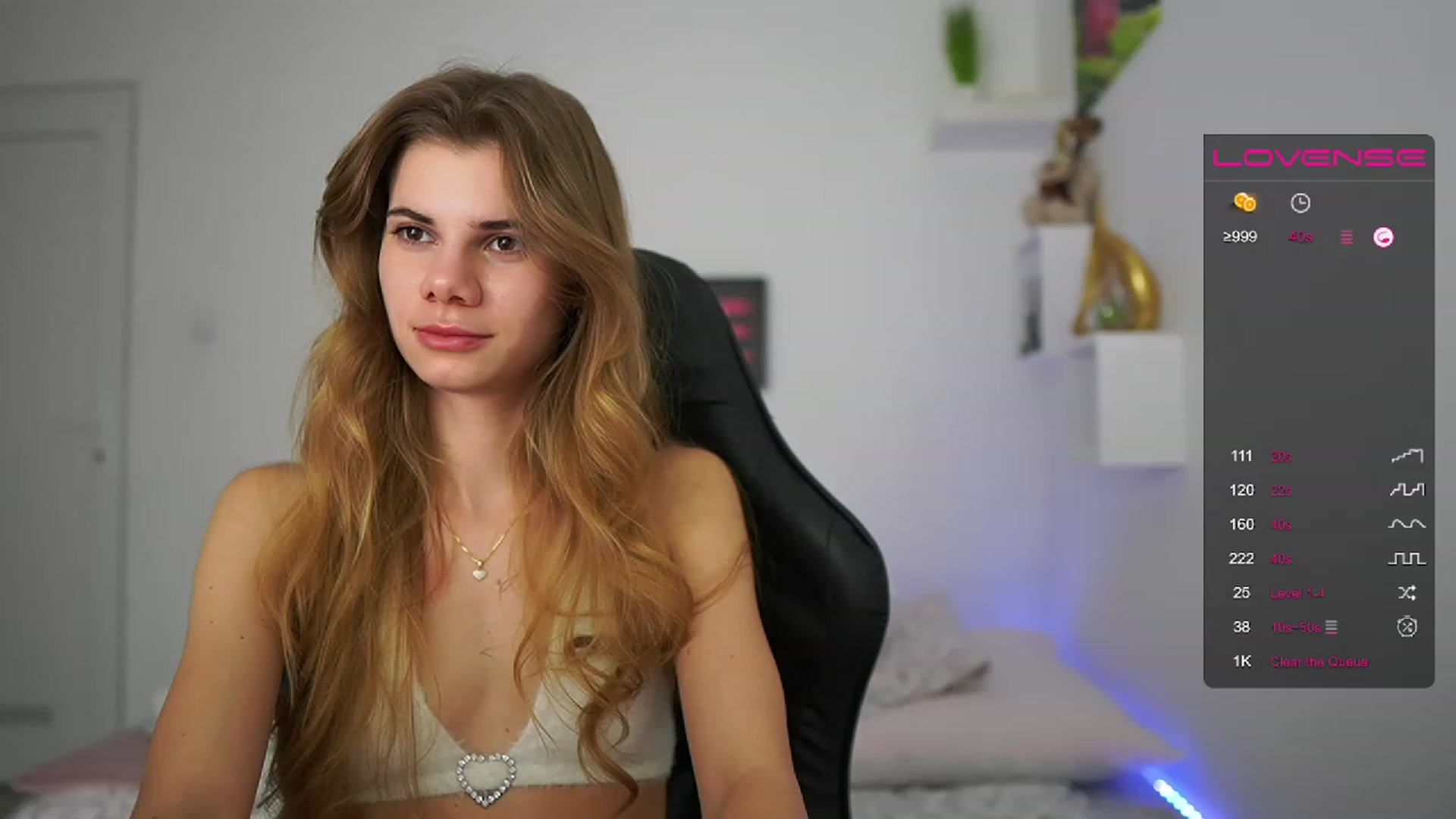 Gallery image thumbnail from RileyReid_18's myfreecams stream on, 02/05/2023, 18:03 image 18 of 20