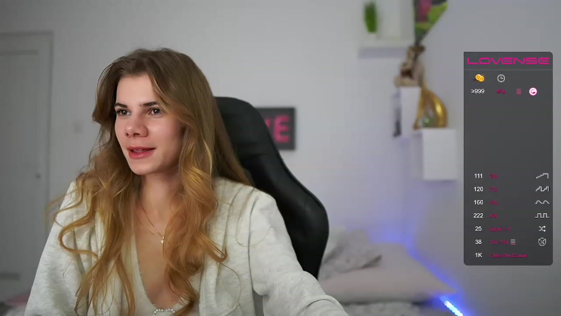 Gallery image thumbnail from RileyReid_18's myfreecams stream on, 02/05/2023, 18:03 image 7 of 20