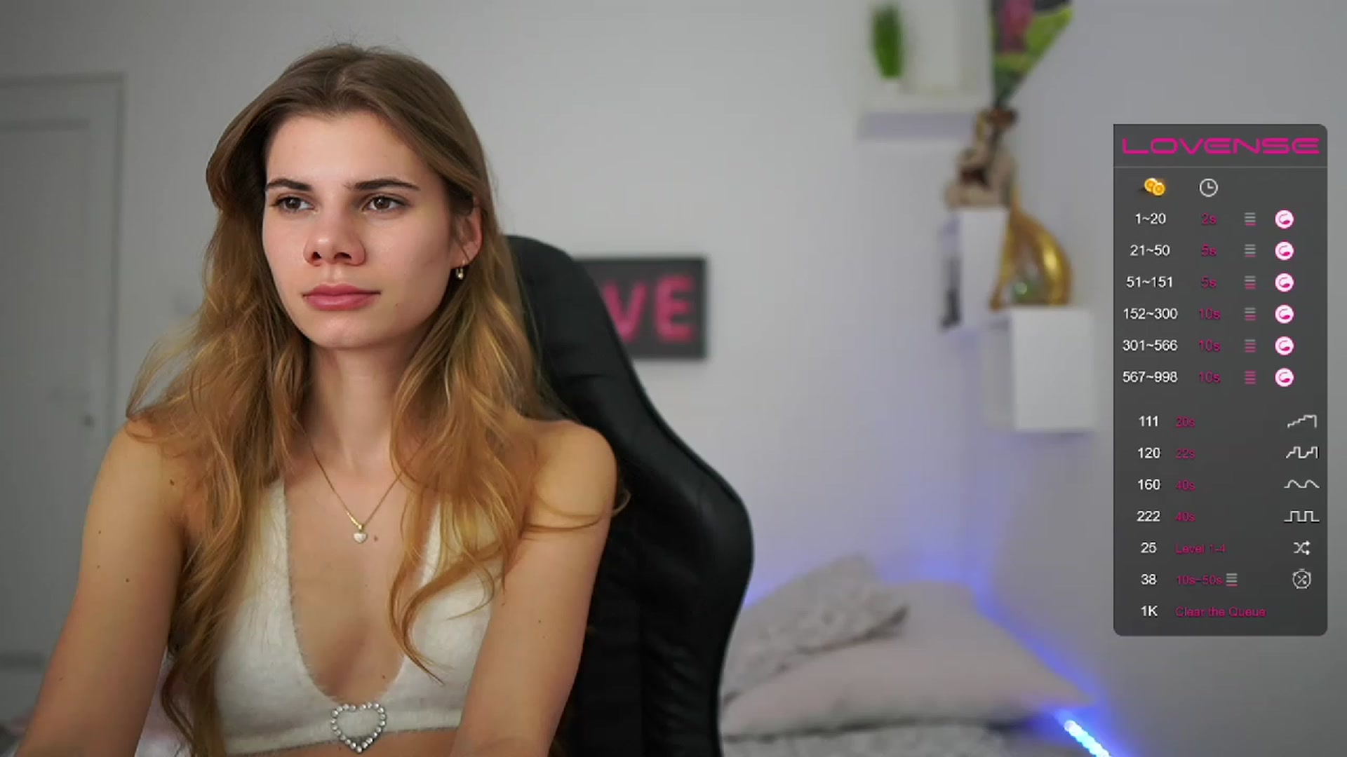 Gallery image thumbnail from RileyReid_18's myfreecams stream on, 02/05/2023, 20:10 image 6 of 20