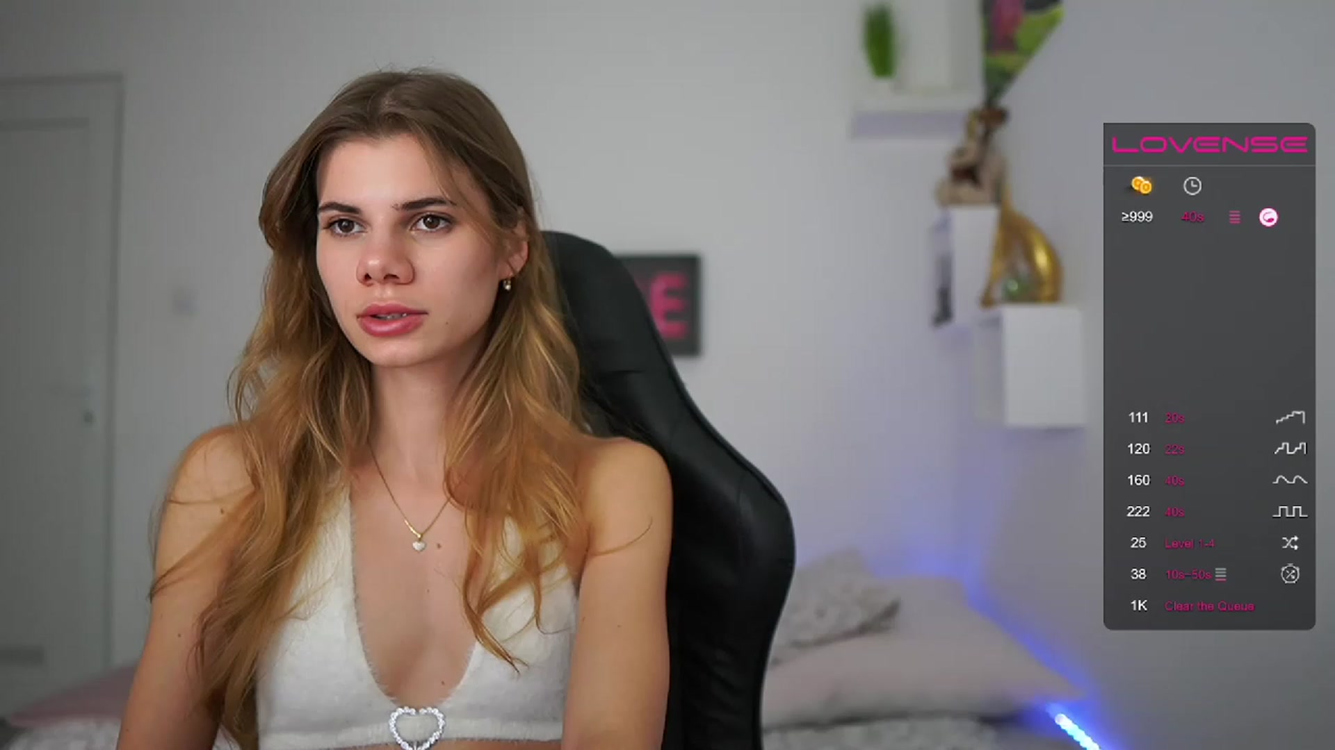 Gallery image thumbnail from RileyReid_18's myfreecams stream on, 02/05/2023, 20:10 image 8 of 20