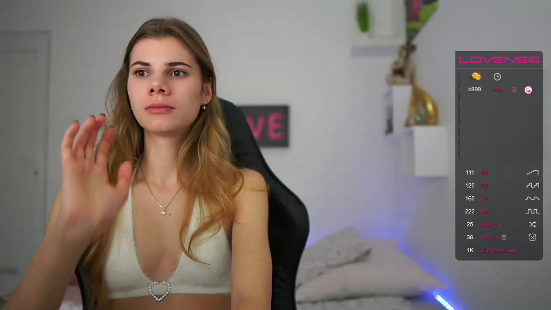 Gallery image thumbnail from RileyReid_18's myfreecams stream on, 02/05/2023, 20:10 image 5 of 20