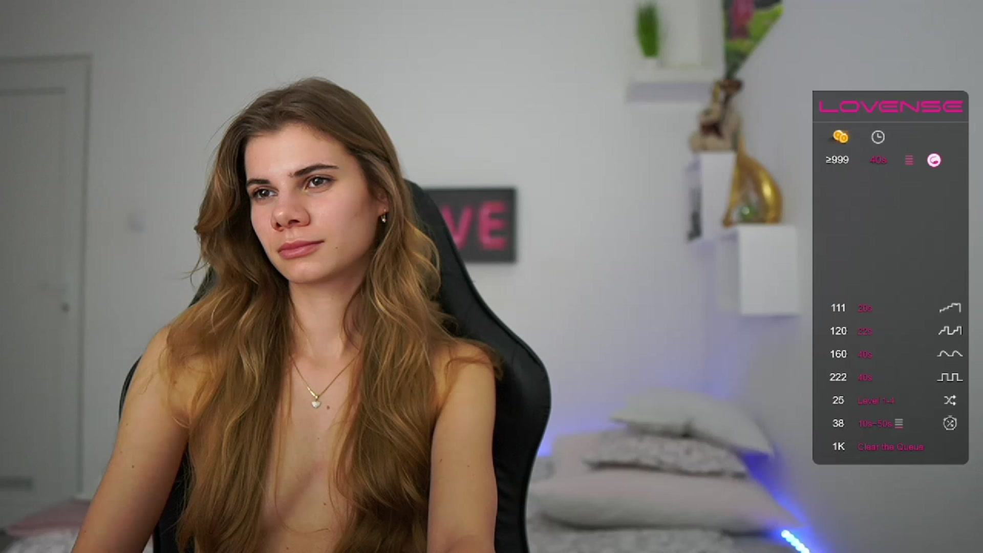 Gallery image thumbnail from RileyReid_18's myfreecams stream on, 02/05/2023, 21:02 image 18 of 20