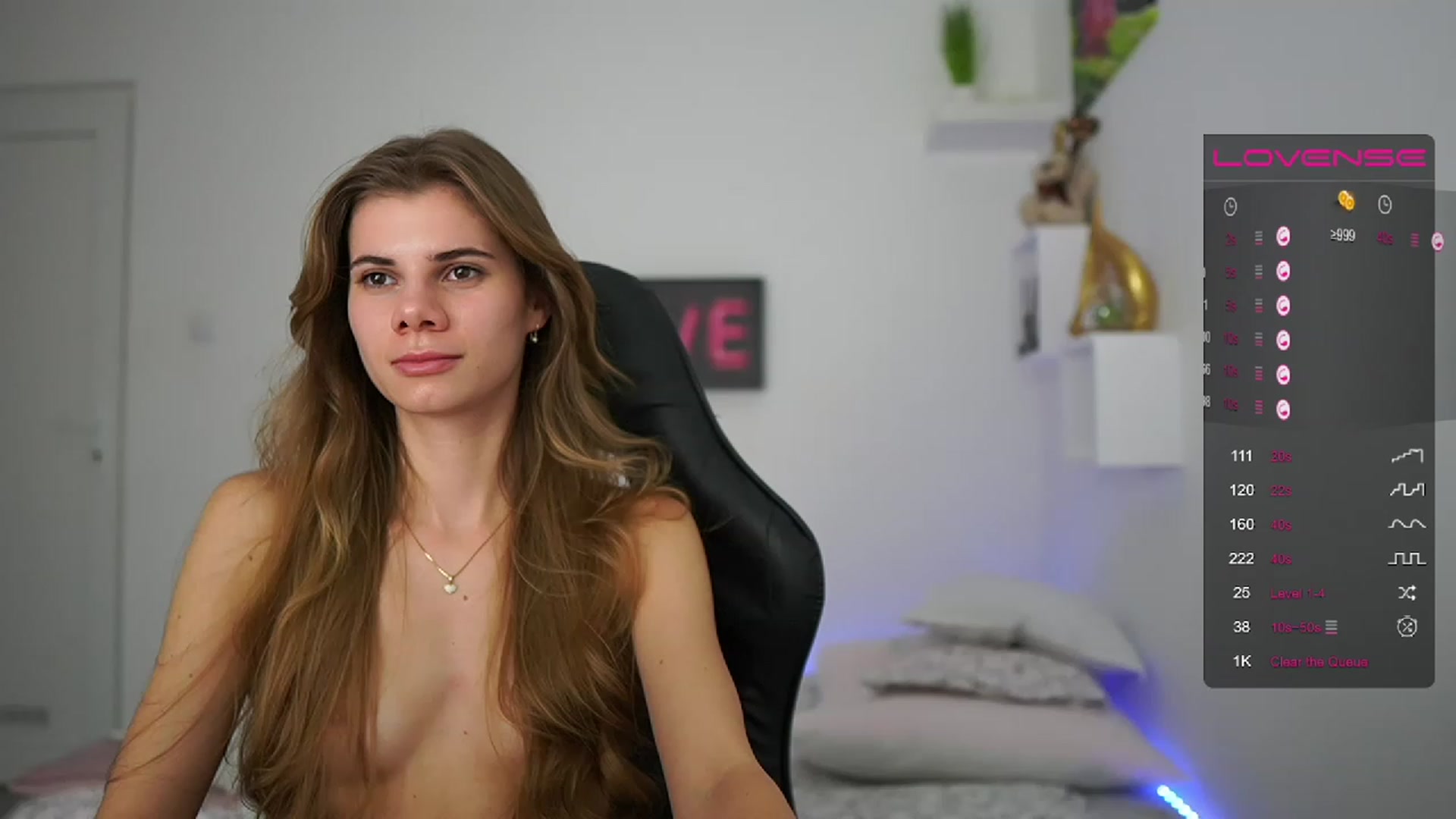 Gallery image thumbnail from RileyReid_18's myfreecams stream on, 02/05/2023, 21:02 image 10 of 20