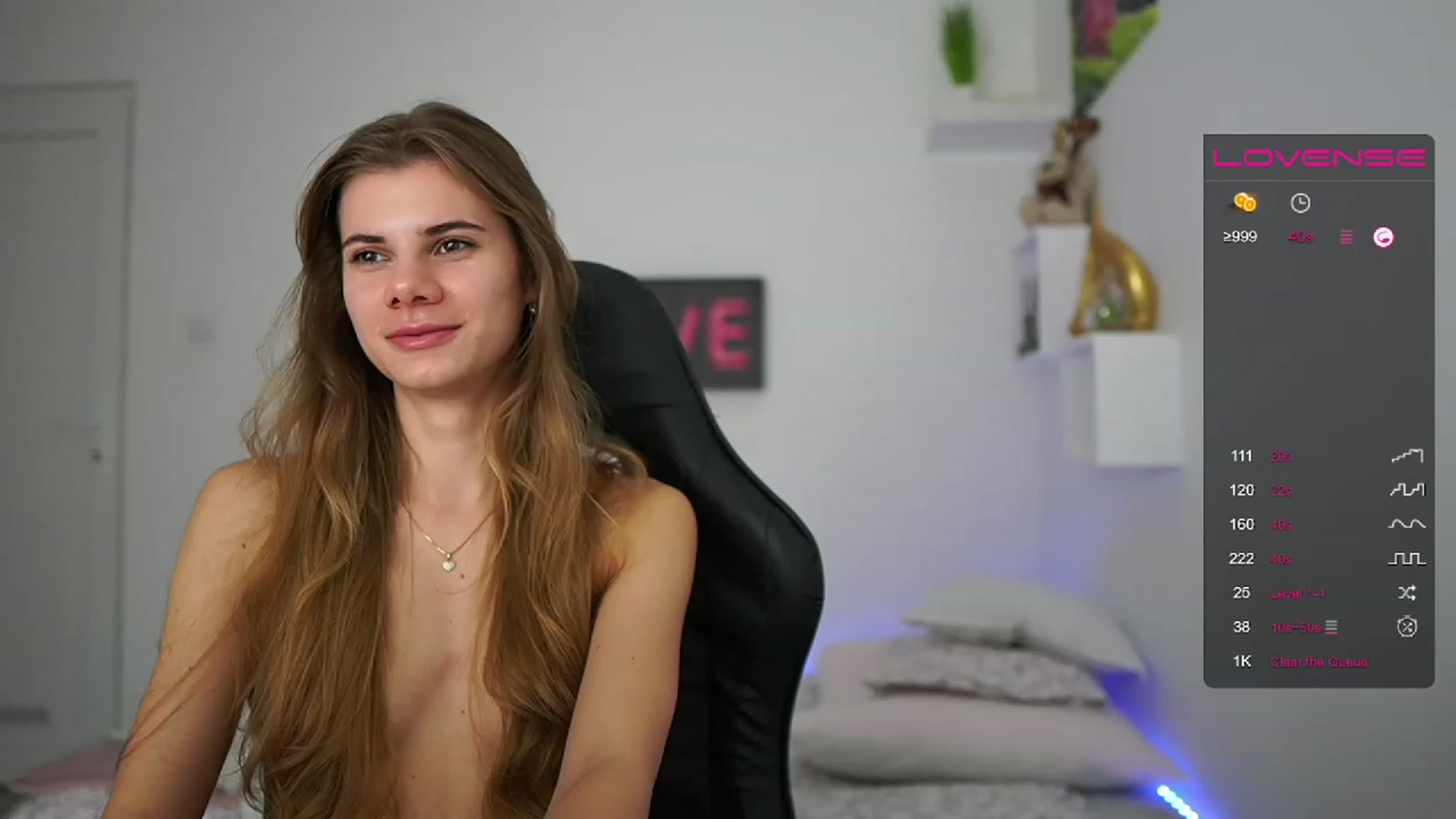 Gallery image thumbnail from RileyReid_18's myfreecams stream on, 02/05/2023, 21:02 image 8 of 20