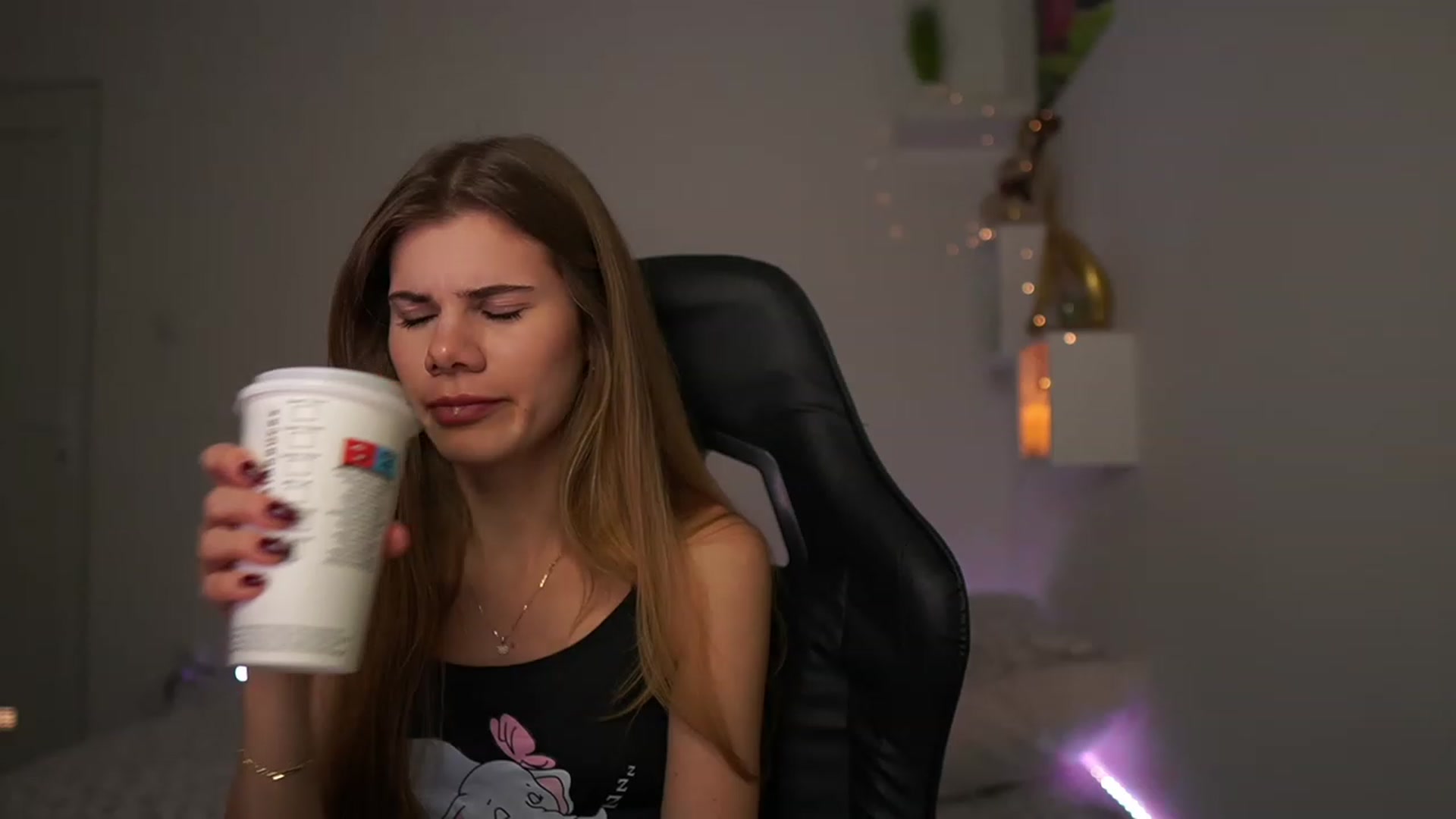 Gallery image thumbnail from RileyReid_18's myfreecams stream on, 02/09/2023, 14:41 image 2 of 20
