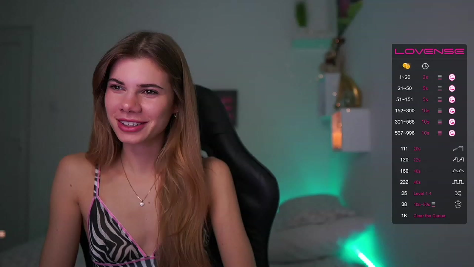 Gallery image thumbnail from RileyReid_18's myfreecams stream on, 02/09/2023, 15:18 image 10 of 20