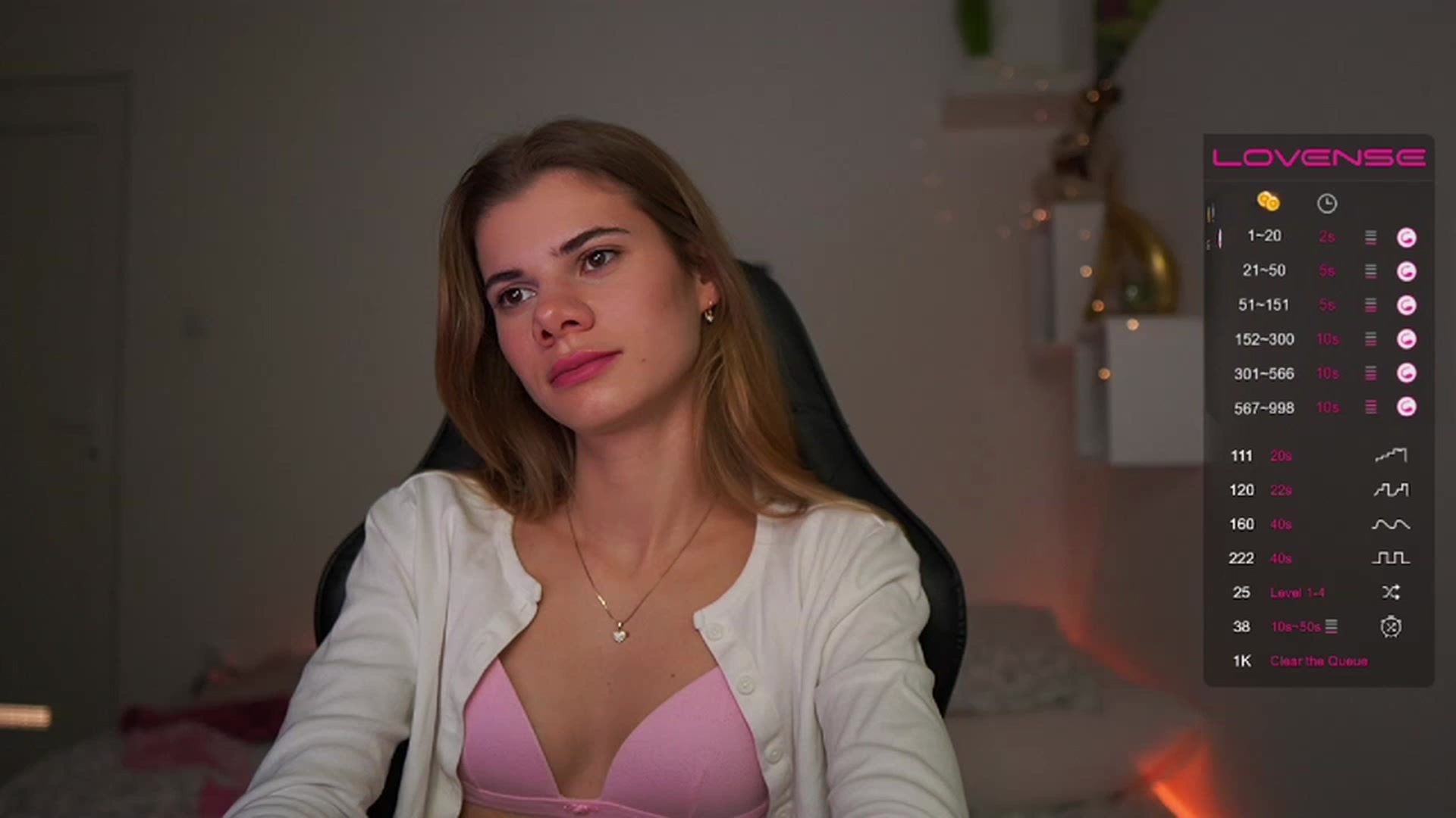 Gallery image thumbnail from RileyReid_18's myfreecams stream on, 02/10/2023, 14:57 image 17 of 20