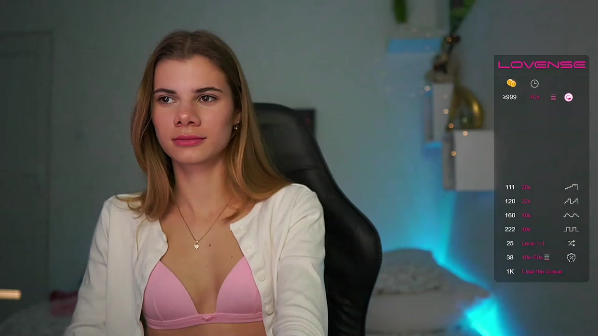 Gallery image thumbnail from RileyReid_18's myfreecams stream on, 02/10/2023, 15:23 image 9 of 20