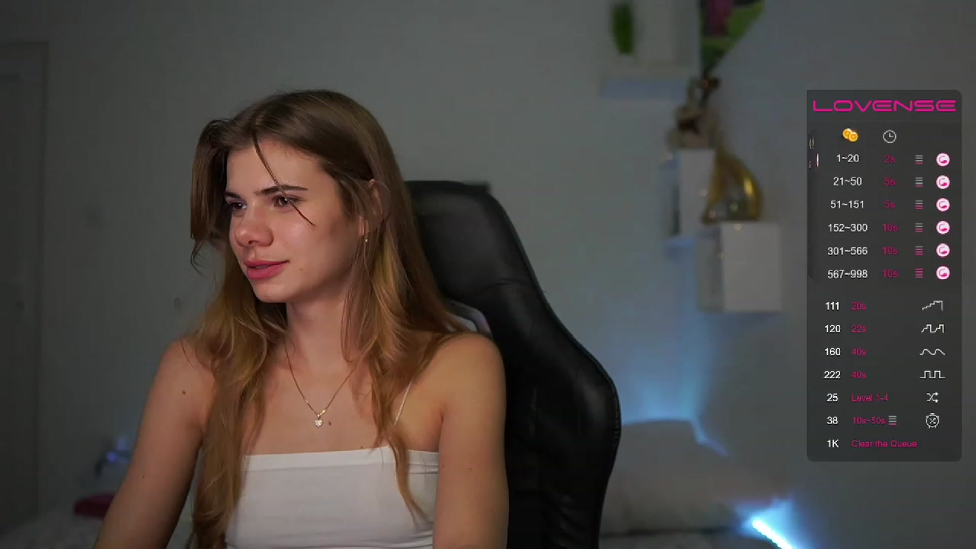 Gallery image thumbnail from RileyReid_18's myfreecams stream on, 02/12/2023, 19:05 image 16 of 20