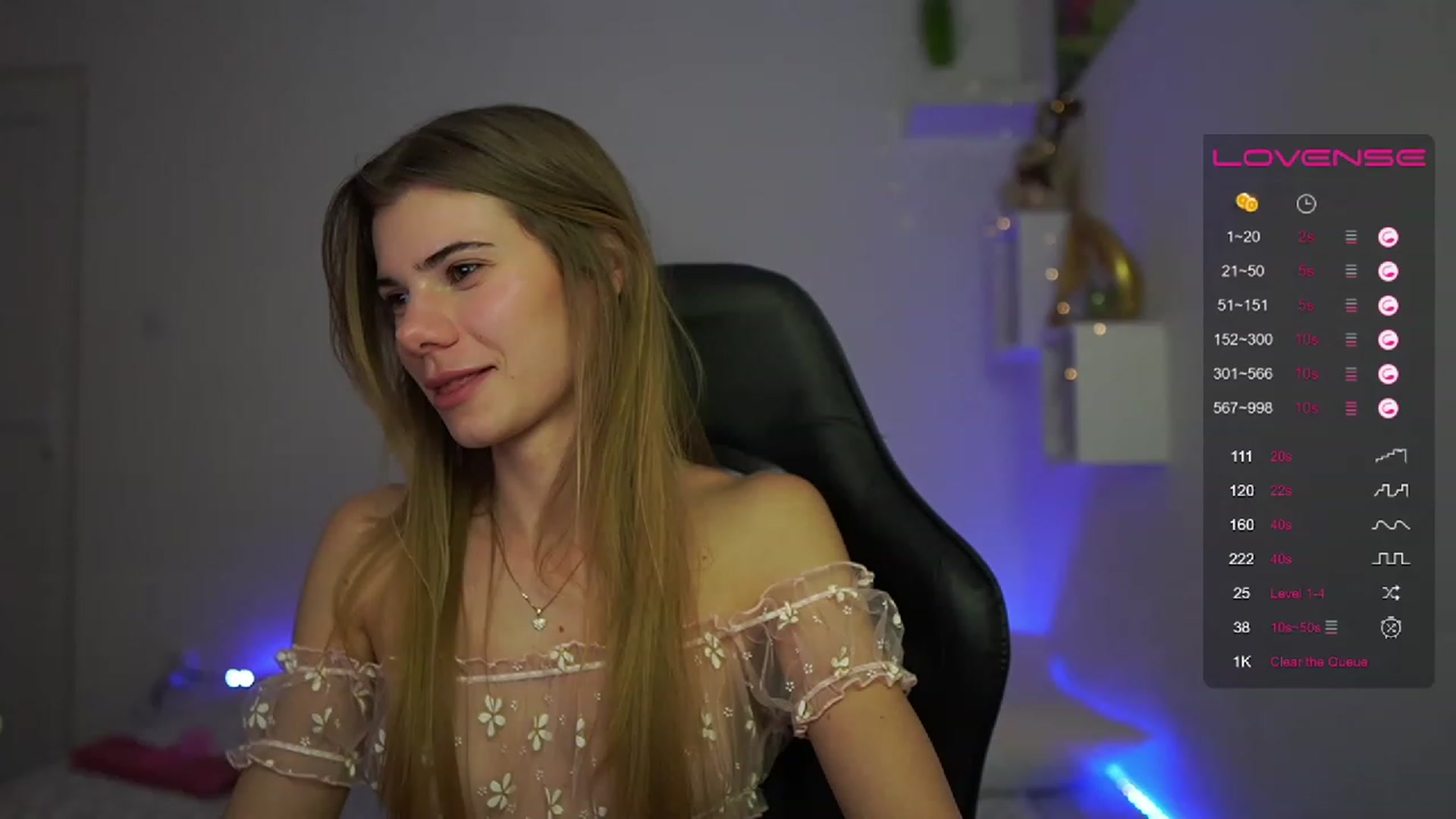 Gallery image thumbnail from RileyReid_18's myfreecams stream on, 02/15/2023, 15:09 image 4 of 20