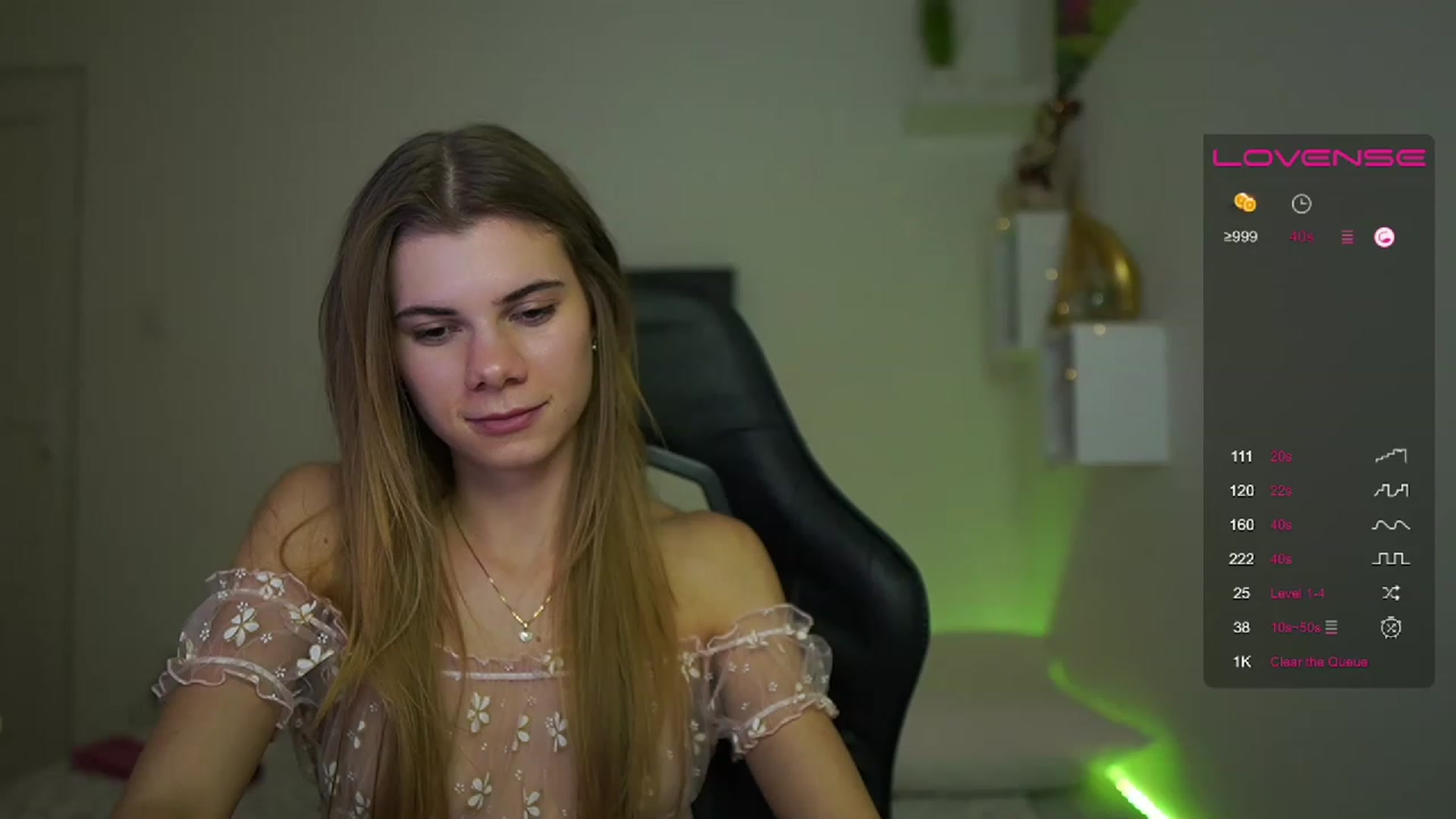 Gallery image thumbnail from RileyReid_18's myfreecams stream on, 02/15/2023, 16:46 image 6 of 20