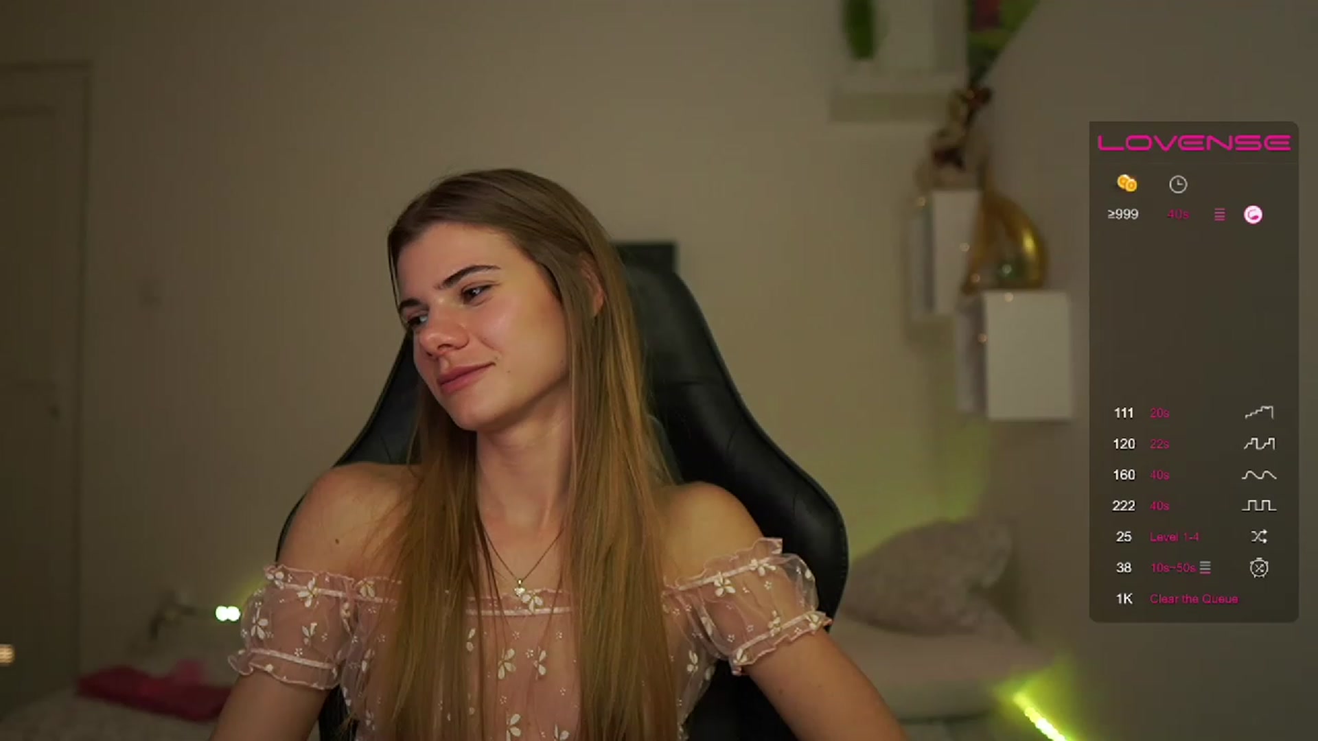 Gallery image thumbnail from RileyReid_18's myfreecams stream on, 02/15/2023, 17:59 image 5 of 20