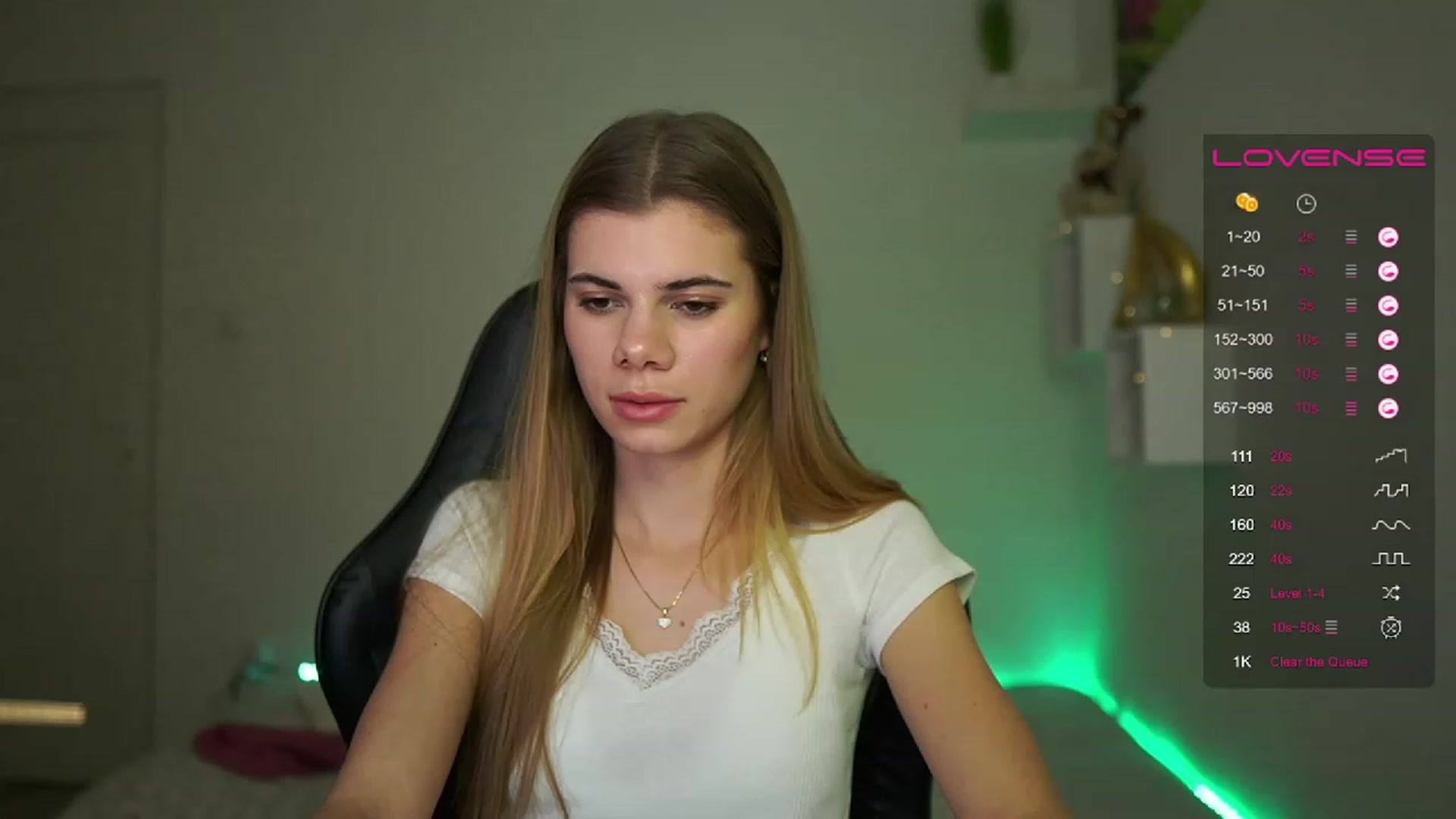 Gallery image thumbnail from RileyReid_18's myfreecams stream on, 02/17/2023, 16:02 image 10 of 20