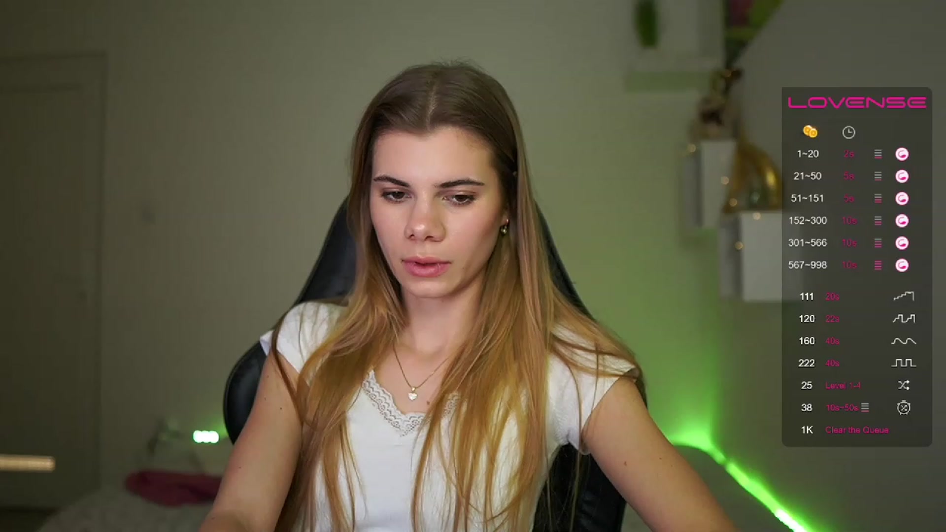 Gallery image thumbnail from RileyReid_18's myfreecams stream on, 02/17/2023, 16:02 image 2 of 20