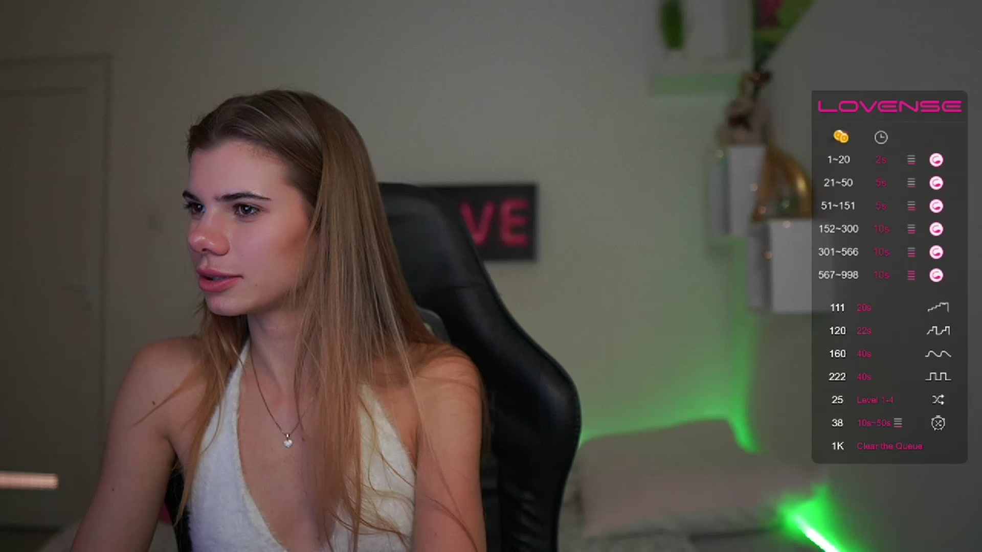 Gallery image thumbnail from RileyReid_18's myfreecams stream on, 02/17/2023, 16:32 image 17 of 20