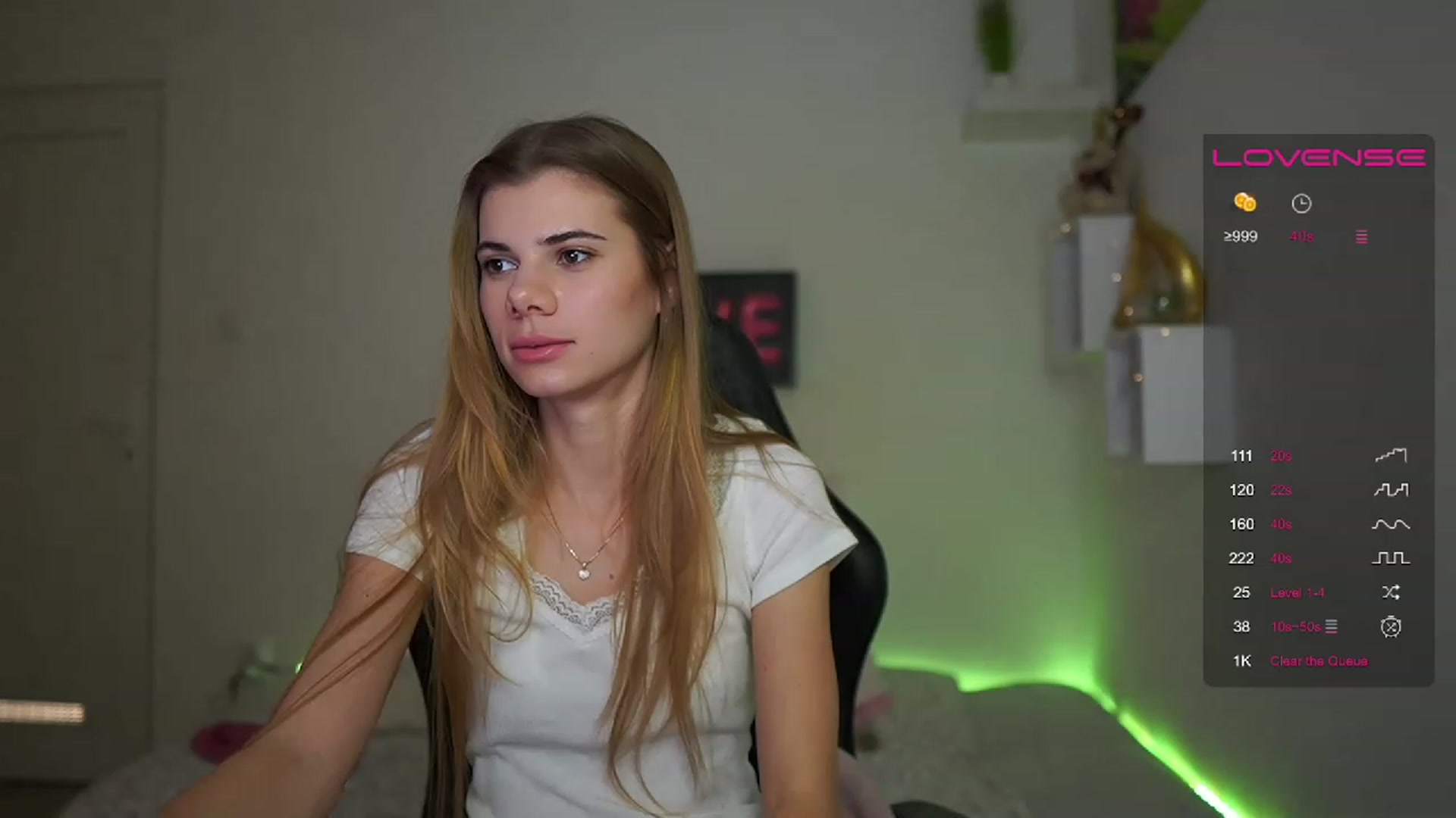 Gallery image thumbnail from RileyReid_18's myfreecams stream on, 02/17/2023, 16:32 image 7 of 20