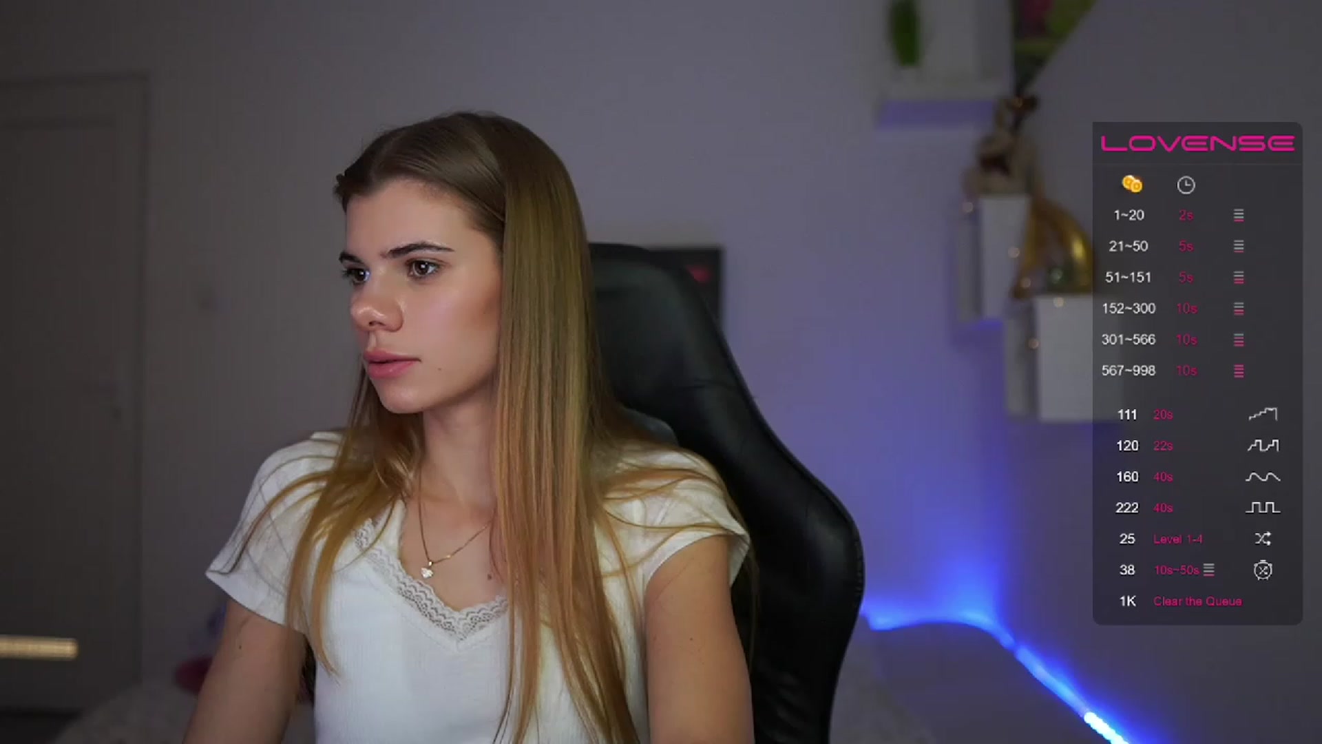 Gallery image thumbnail from RileyReid_18's myfreecams stream on, 02/17/2023, 16:32 image 3 of 20